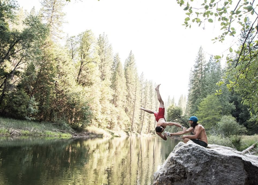 With brand enthusiast photos being shared on its Instagram account, Patagonia has created a social community that takes pride in its outdoor lifestyle. 📸: @_drew_smith_