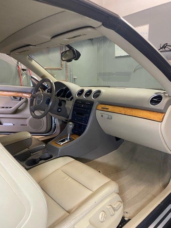 2006-Audi-A4-Interior.jpg