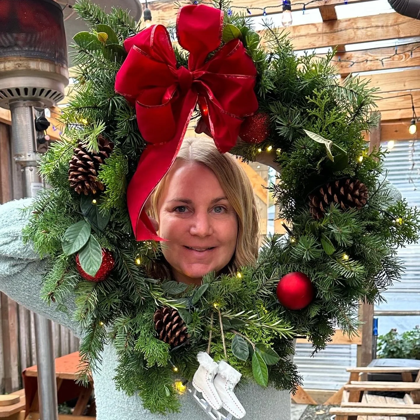 🎄Wreathmaking this weekend!🎄

Join in on the festive fun 3️⃣ spots left Sunday at Noon. Visit my website to sign up. 

Sold Out Saturday! 🥳

#wreathmaking #botanistaworkshop #kingstonwa #happyholidays