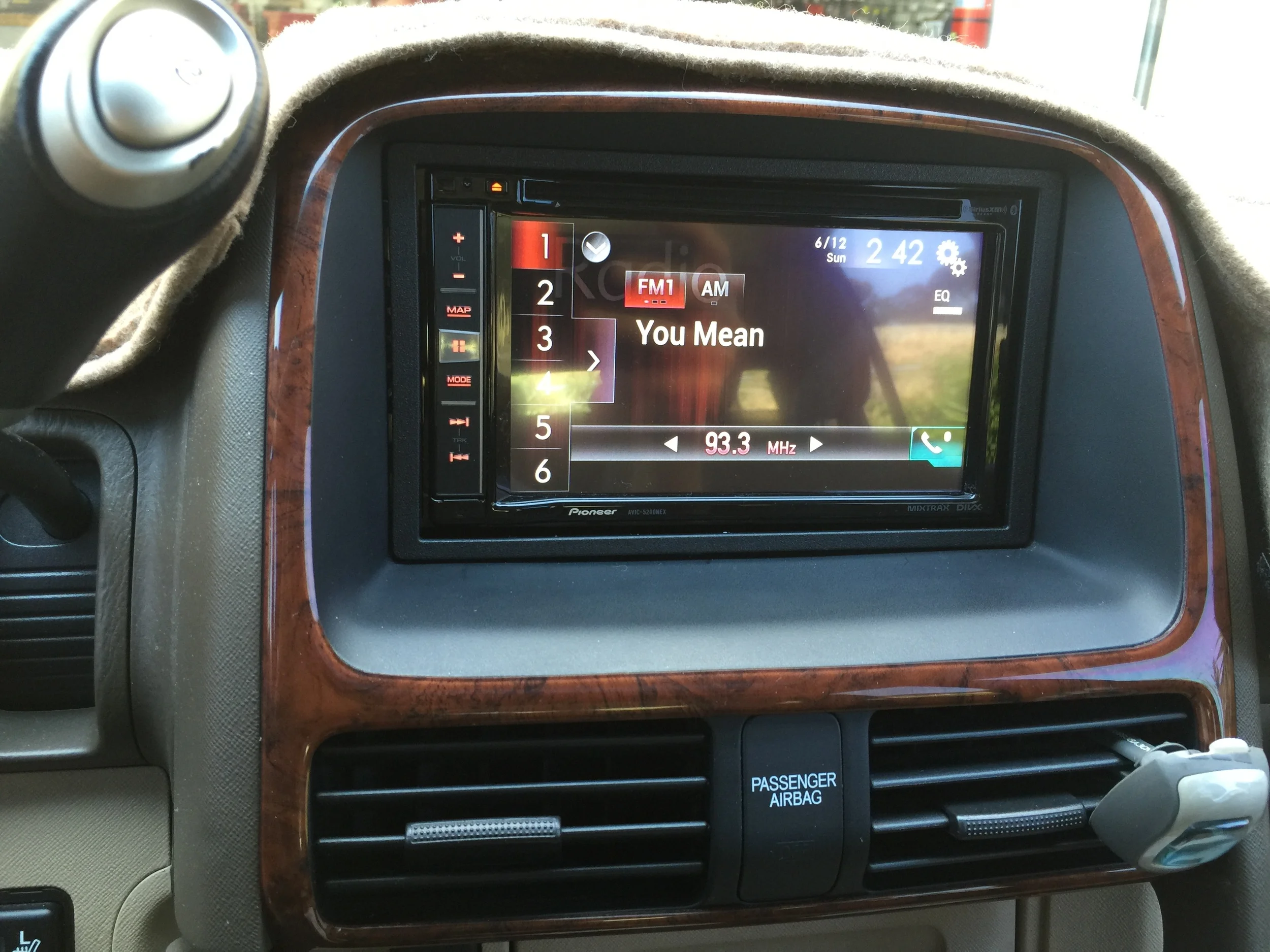 2006 Honda CRV With A Pioneer AVIC-5200NEX