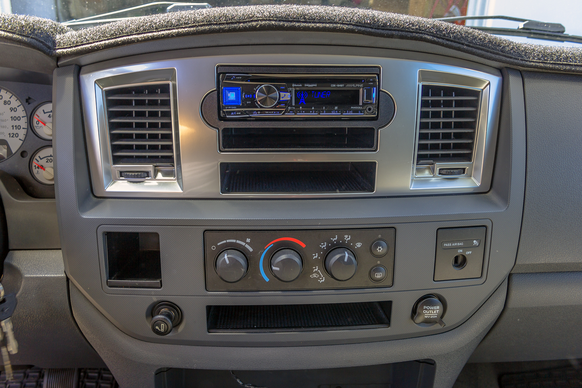 2007 Dodge Ram 2500 And — Twelve Volt Technologies