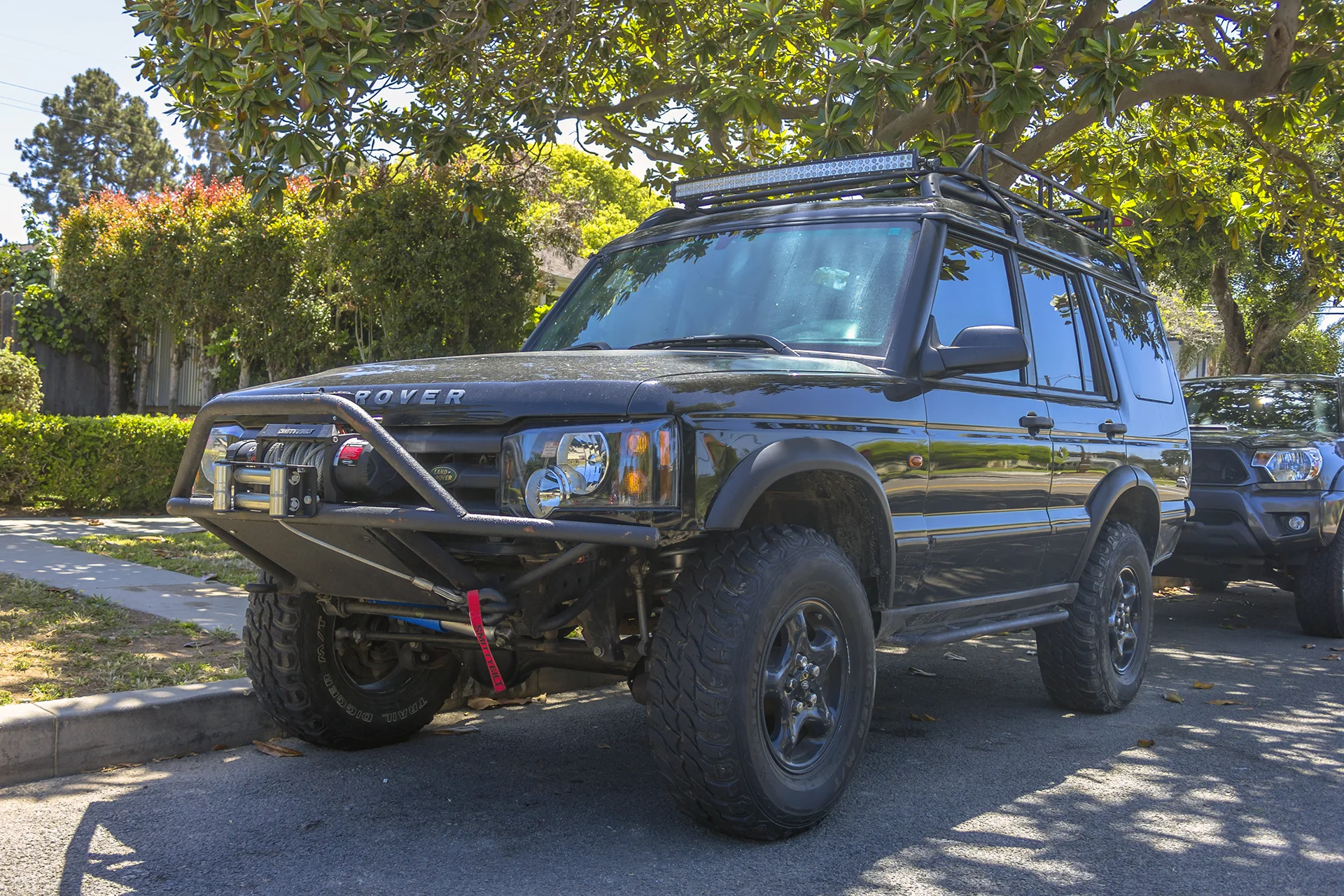 2004 Land Rover Discovery Overview.jpg