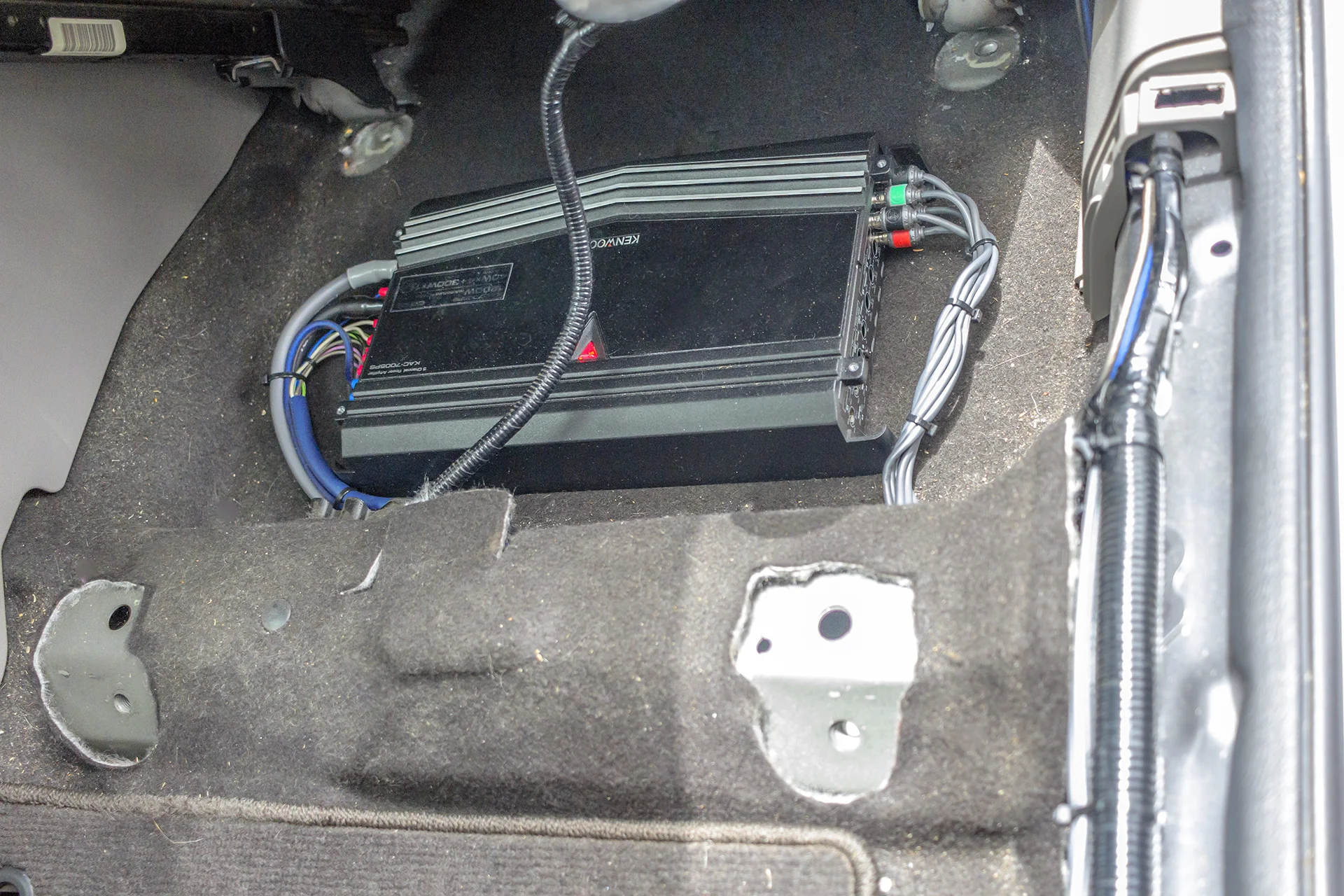 2012 Honda Civic Hybrid Upgrades His Sound
