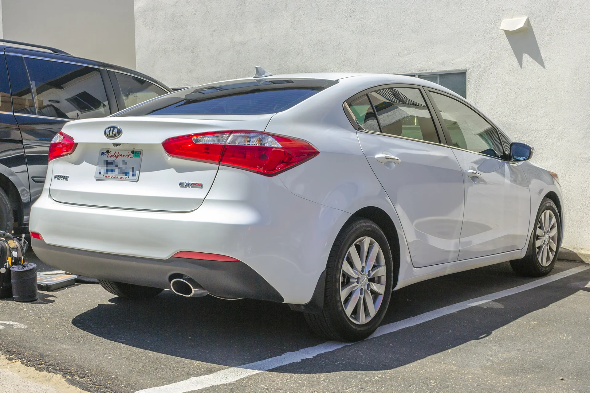 2014 Kia Forte Overview.jpg