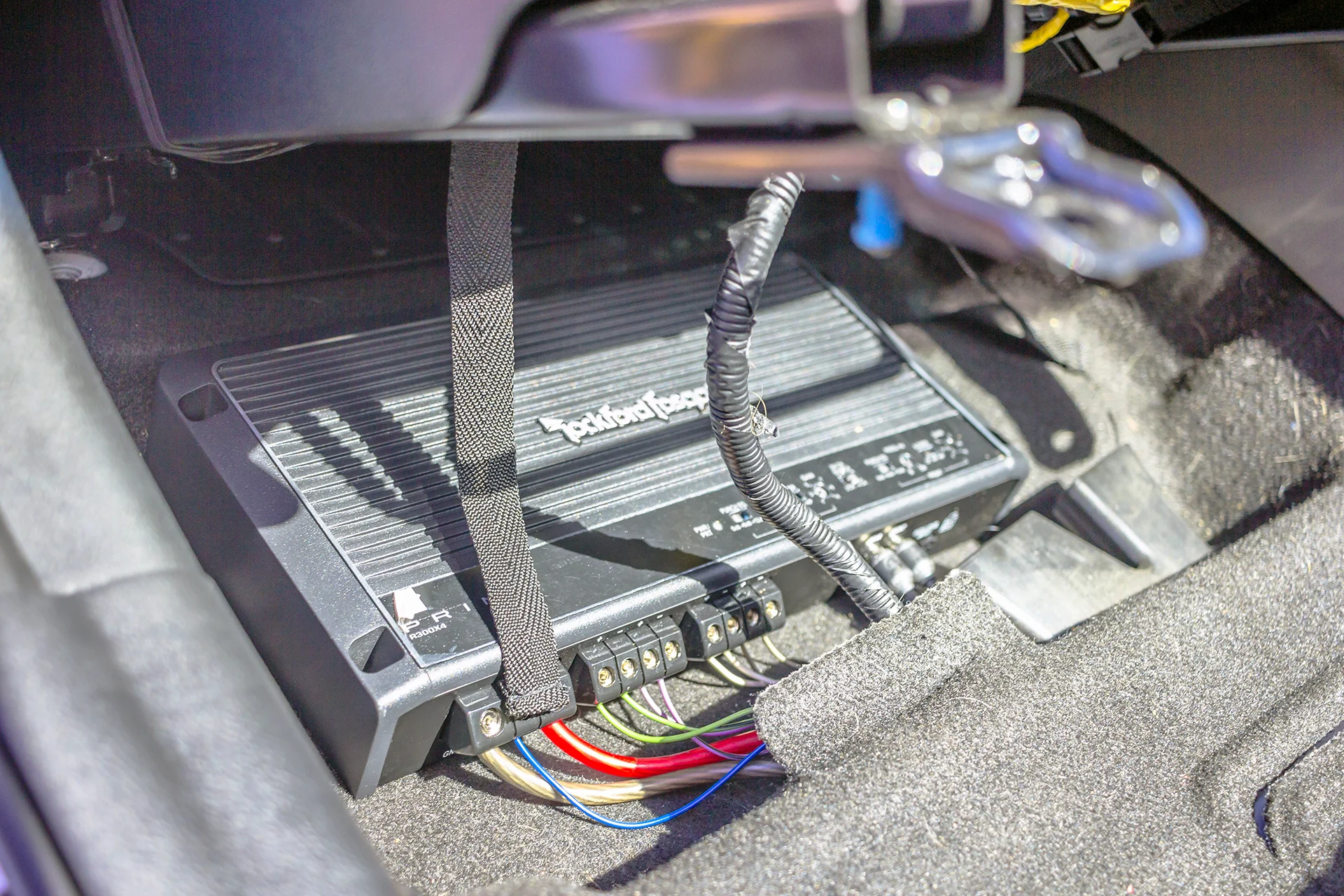 2014 Kia Forte 4 Channel Amplifier.jpg
