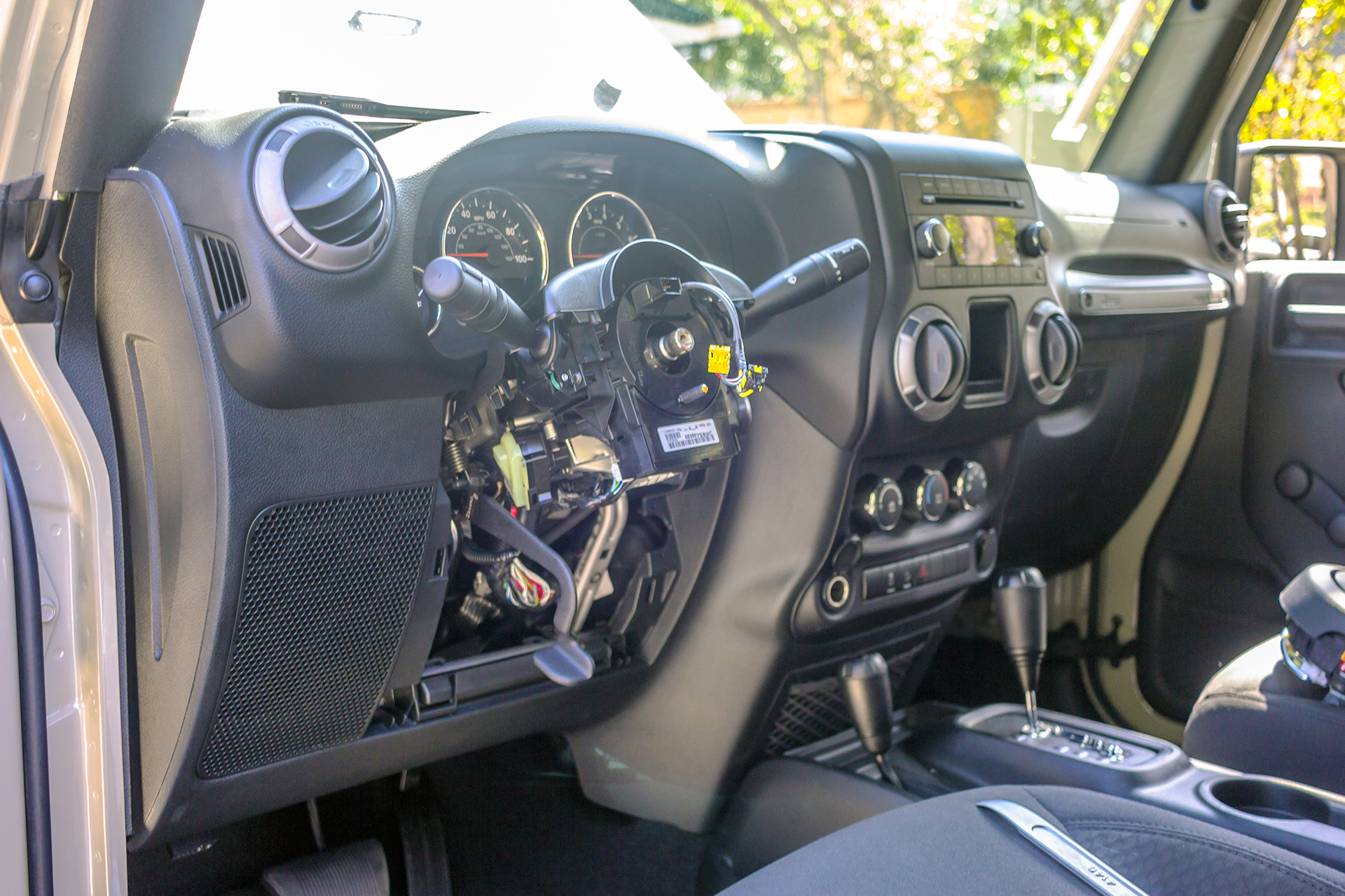 This 2017 Jeep Wrangler Unlimited adds security, convenience, and audio! —  Twelve Volt Technologies