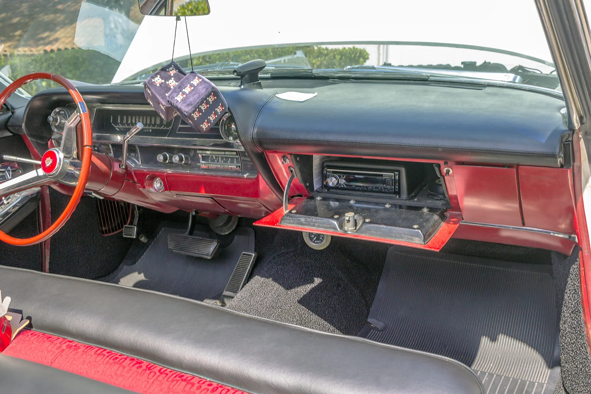 1963 Cadillac Convertible Radio.jpg
