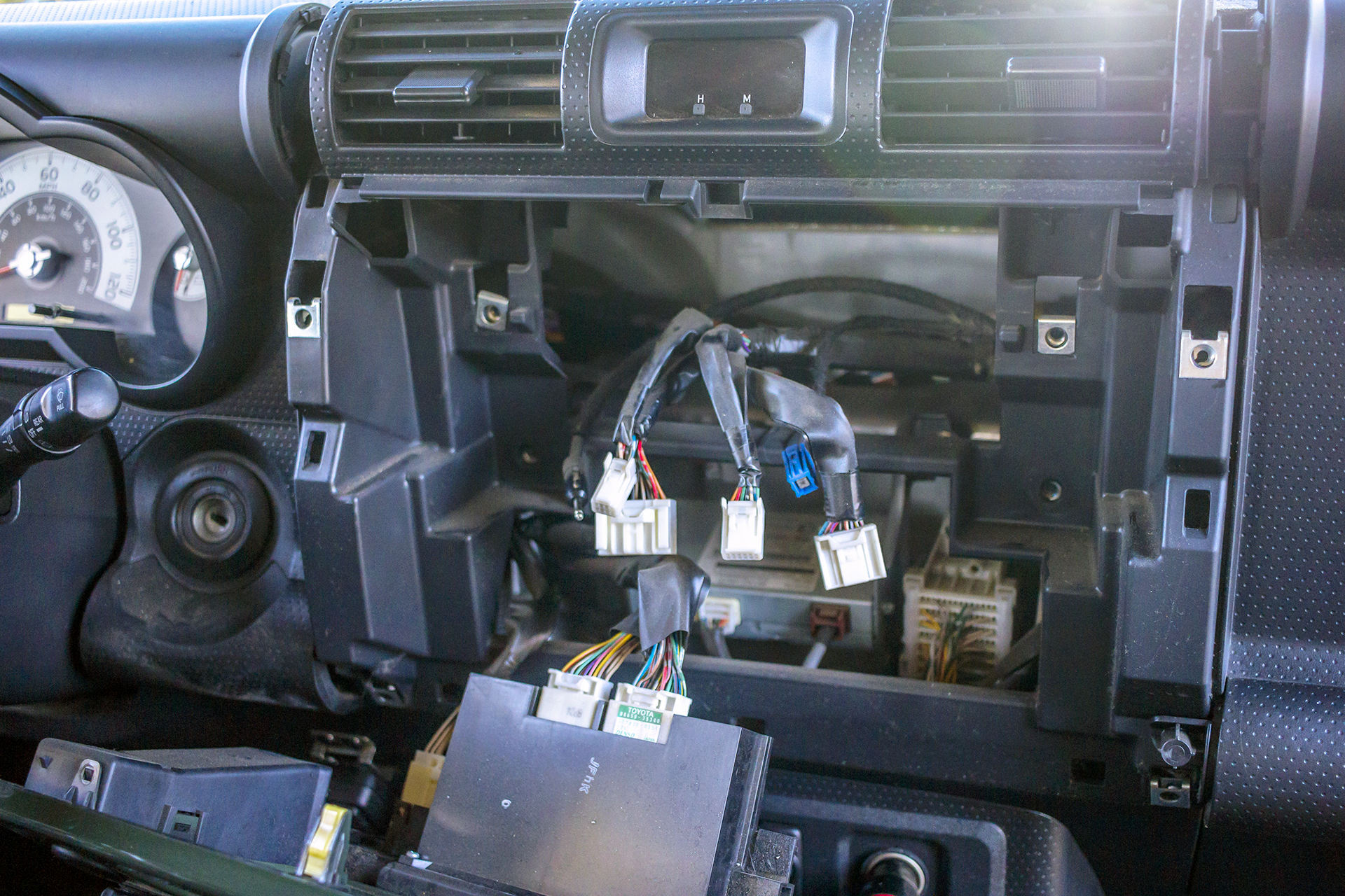 2010 Toyota FJ Cruiser Factory Radio Removal.jpg