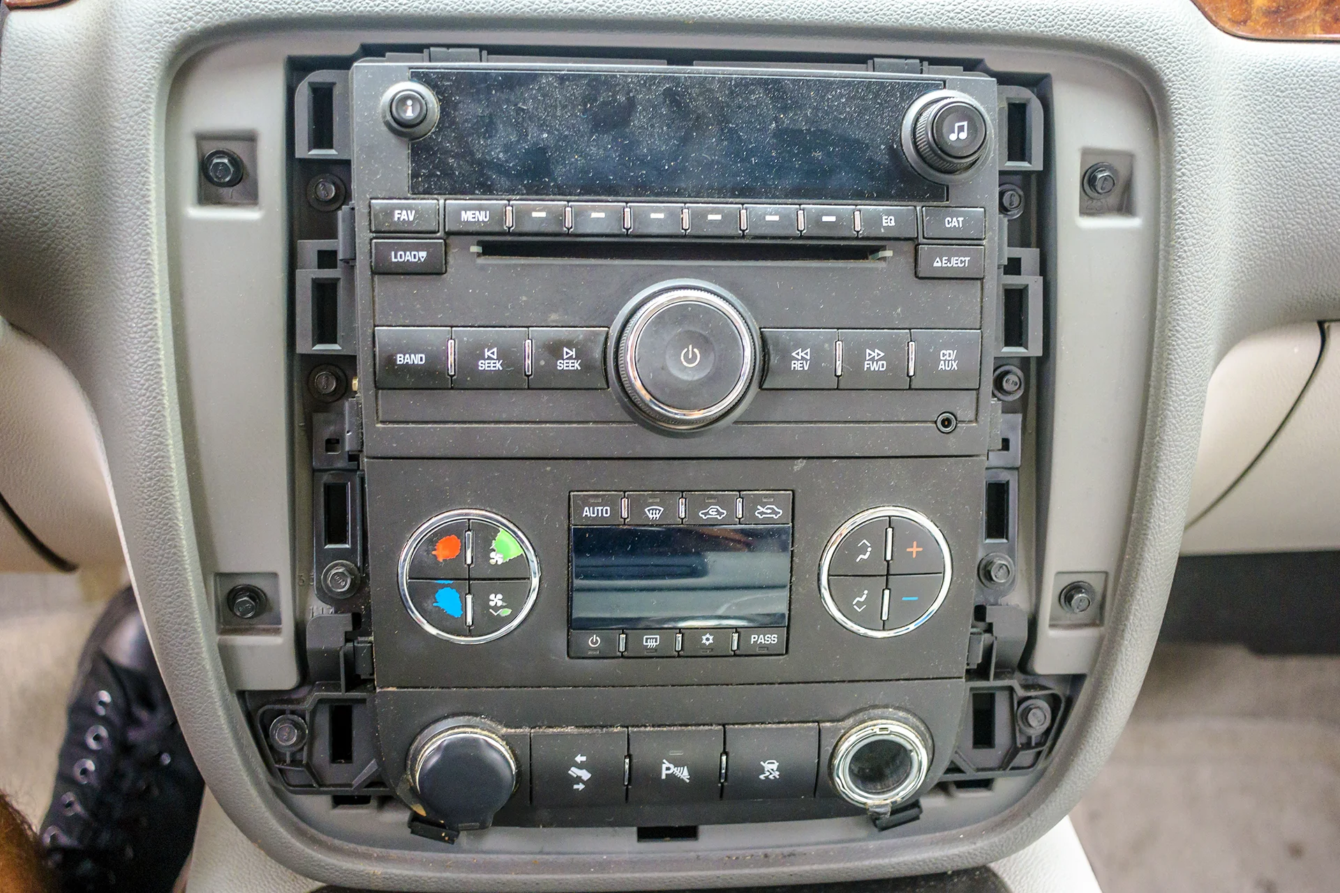 2008 Chevy Avalanche Factory Radio Removal.jpg