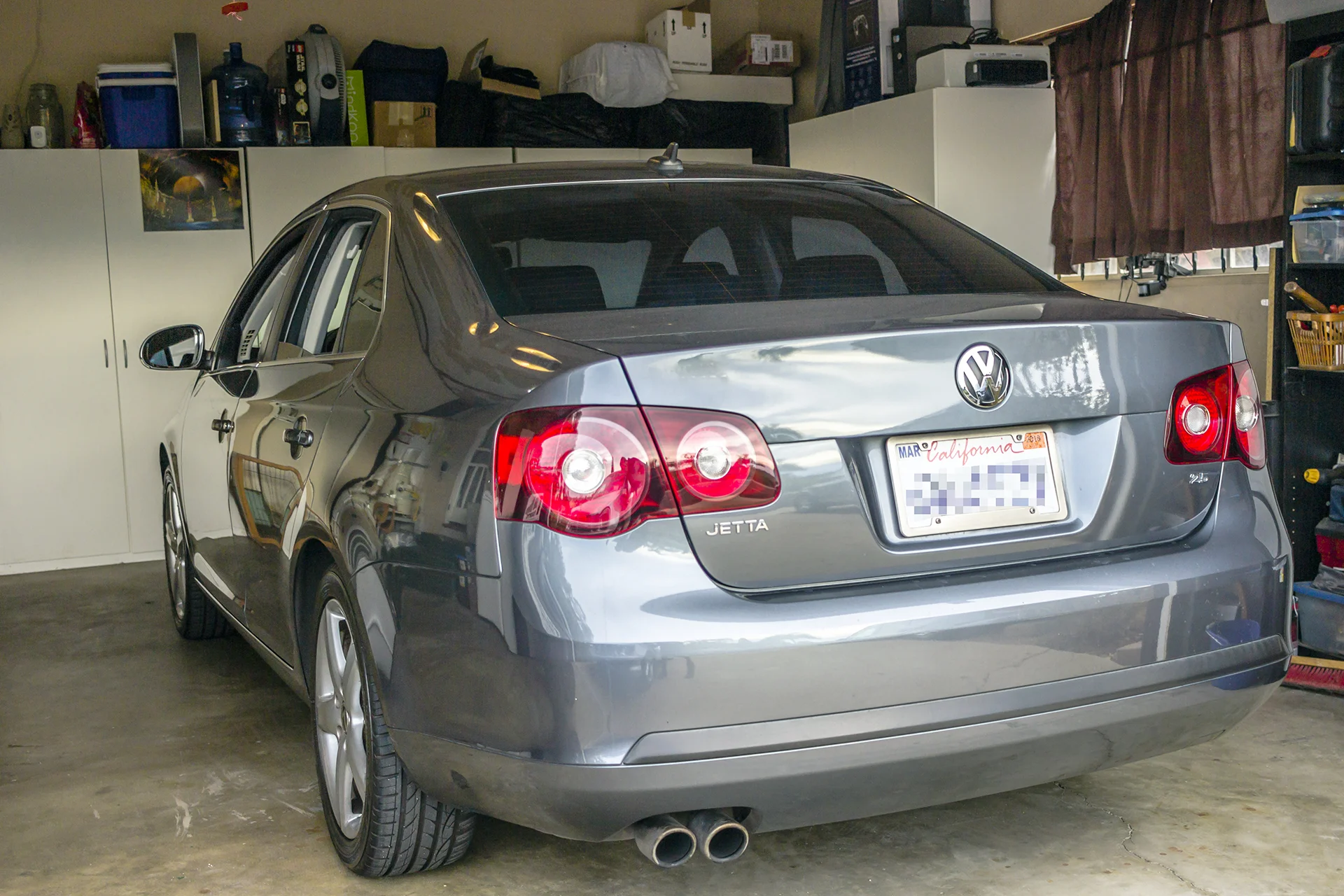 2009 Volkswagen Jetta Overview.jpg