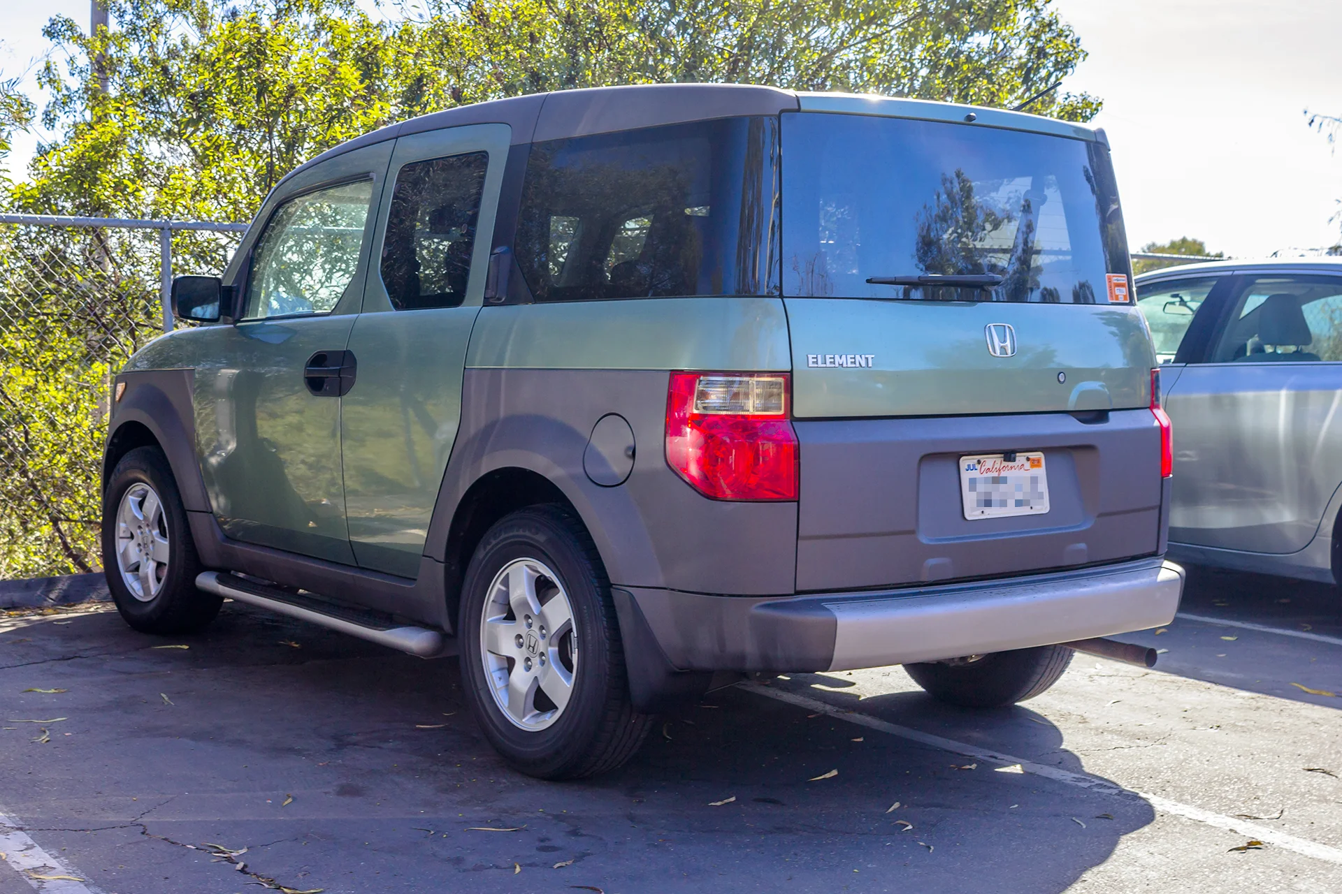 2004 Honda Element Overview.jpg