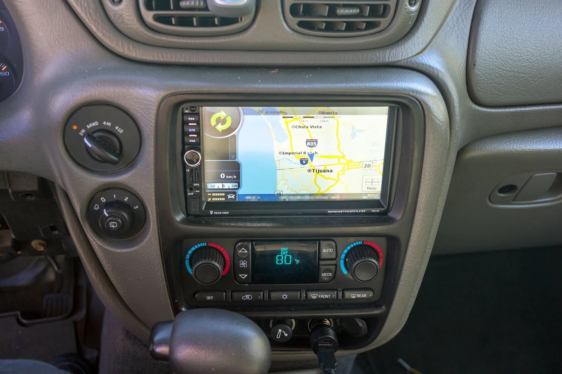 2004 Chevrolet Trailblazer Updates His Radio Twelve Volt Technologies
