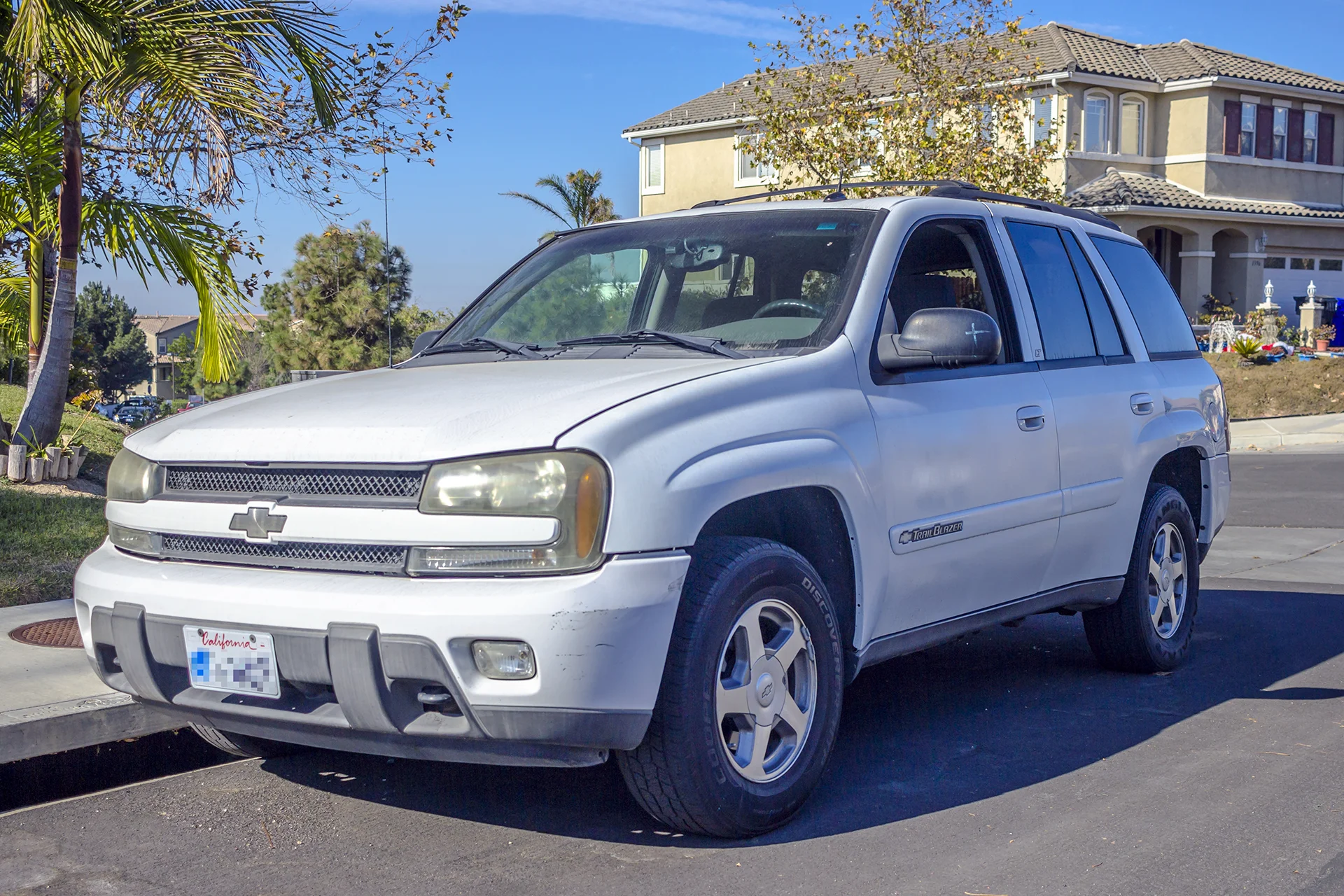 2004 Chevy Trailblazer Overview.jpg