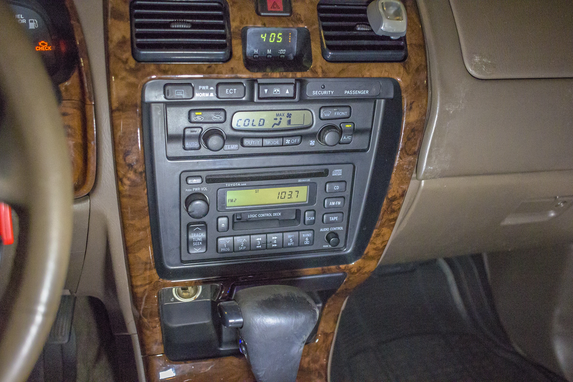 1998 Toyota 4Runner Factory Radio.jpg
