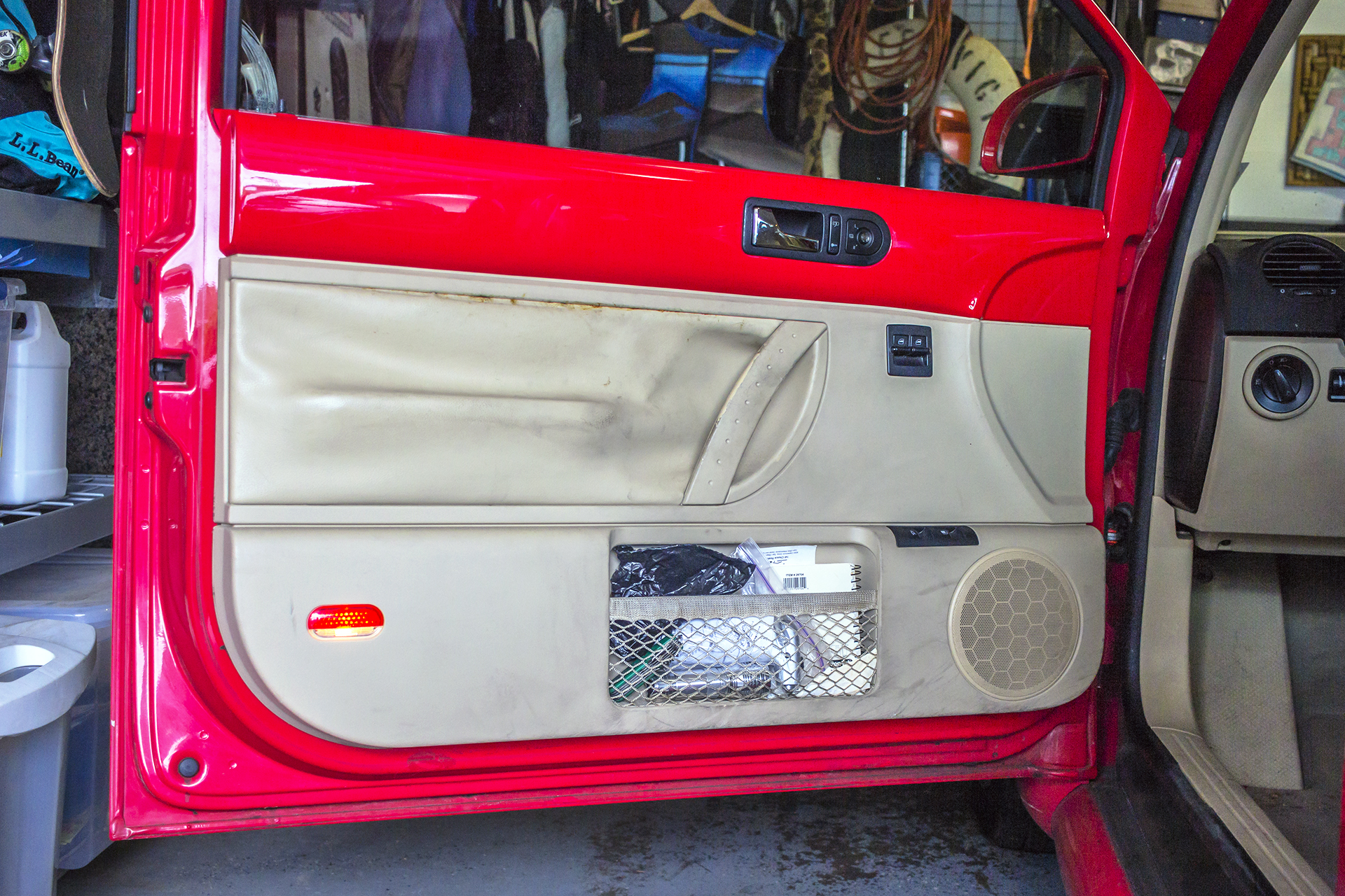 2000 Volkswagen Beetle Driver Door.jpg