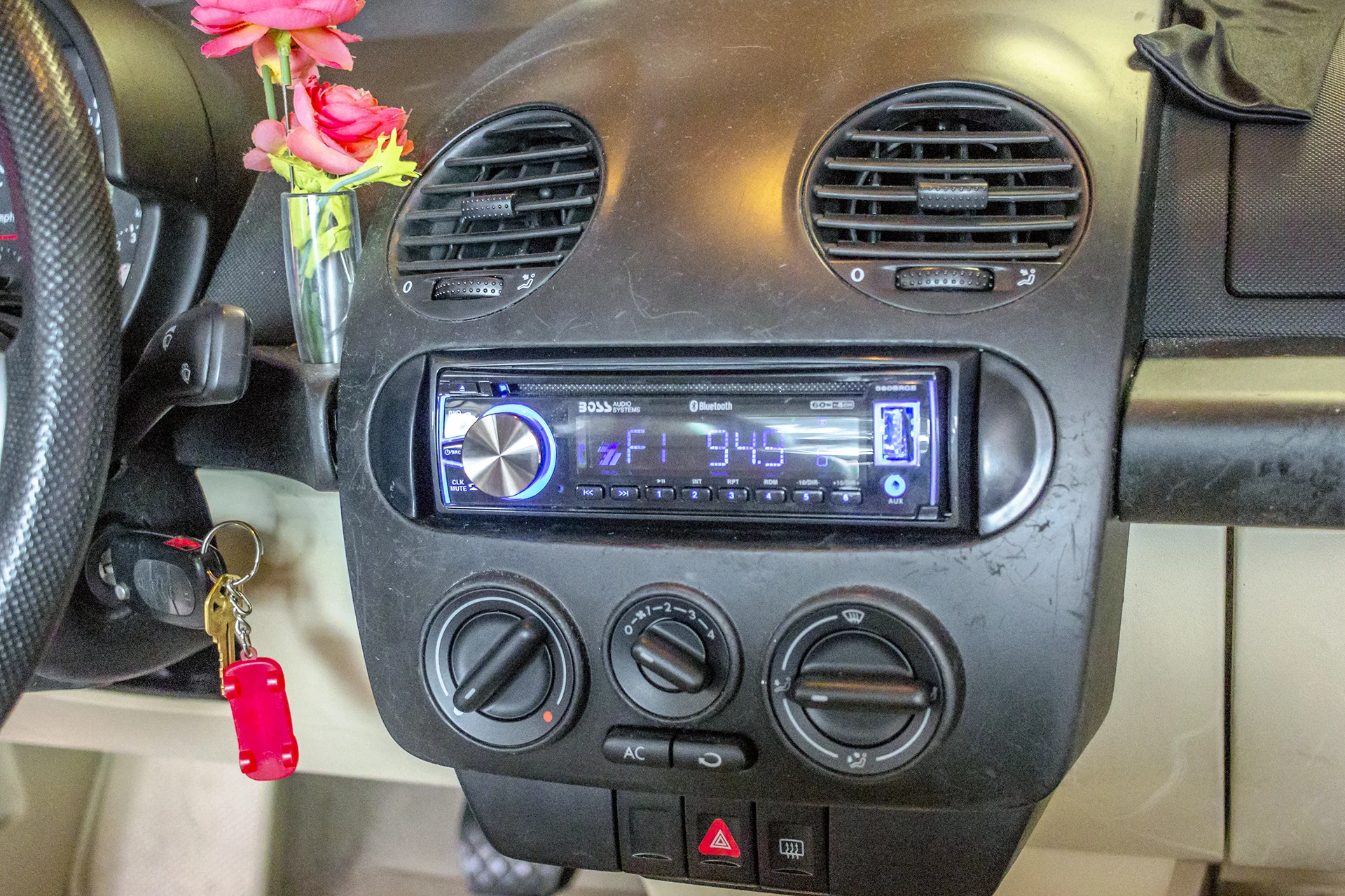 This 2000 Beetle adds a radio and speakers