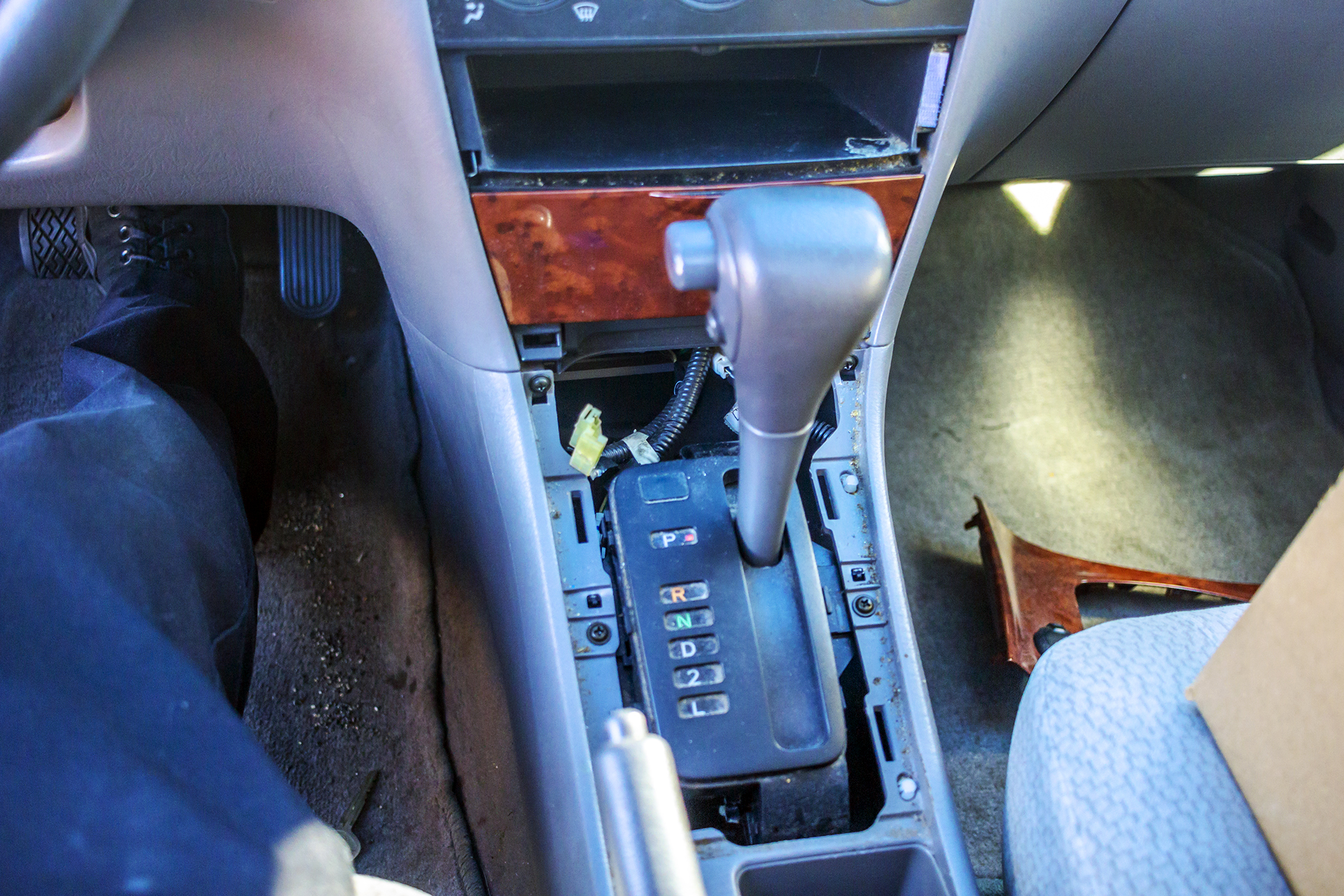 2004 Toyota Corolla Factory Radio Removal 1.jpg