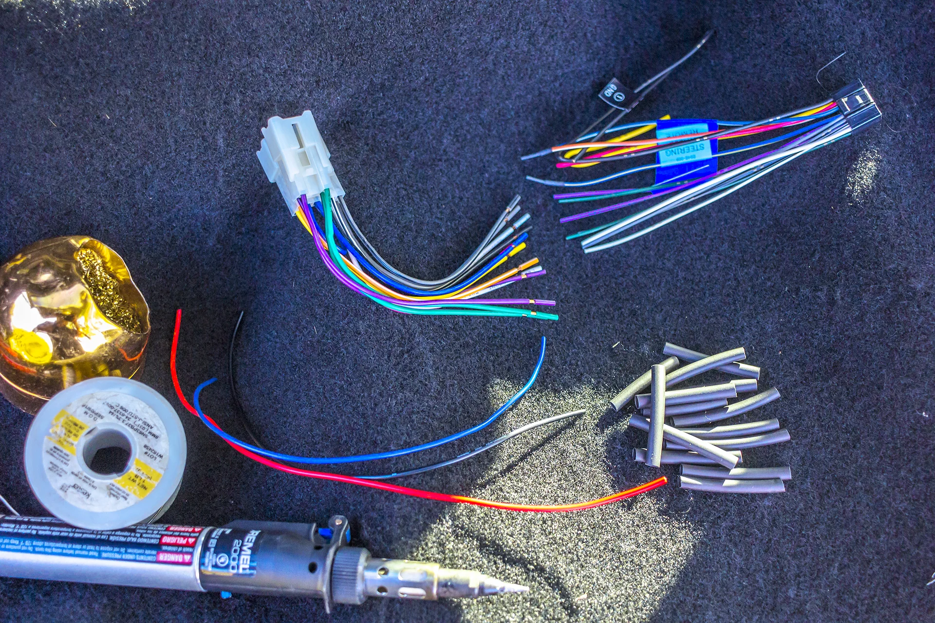 2004 Toyota RAV4 Radio Harness.jpg