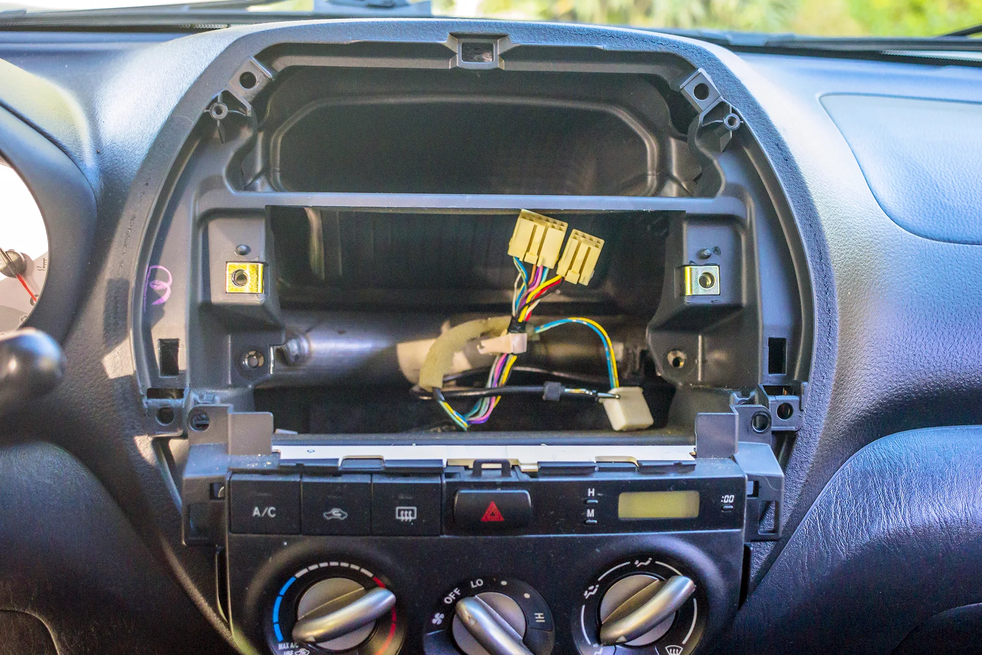 2004 Toyota RAV4 Radio Removal 3.jpg