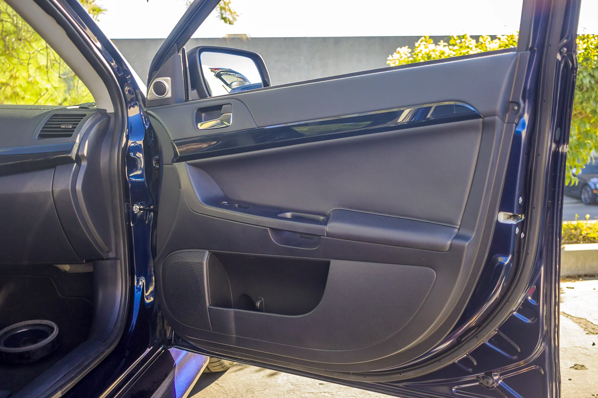 2013 Mitsubishi Lancer Evolution Front Door Speaker 3.jpg