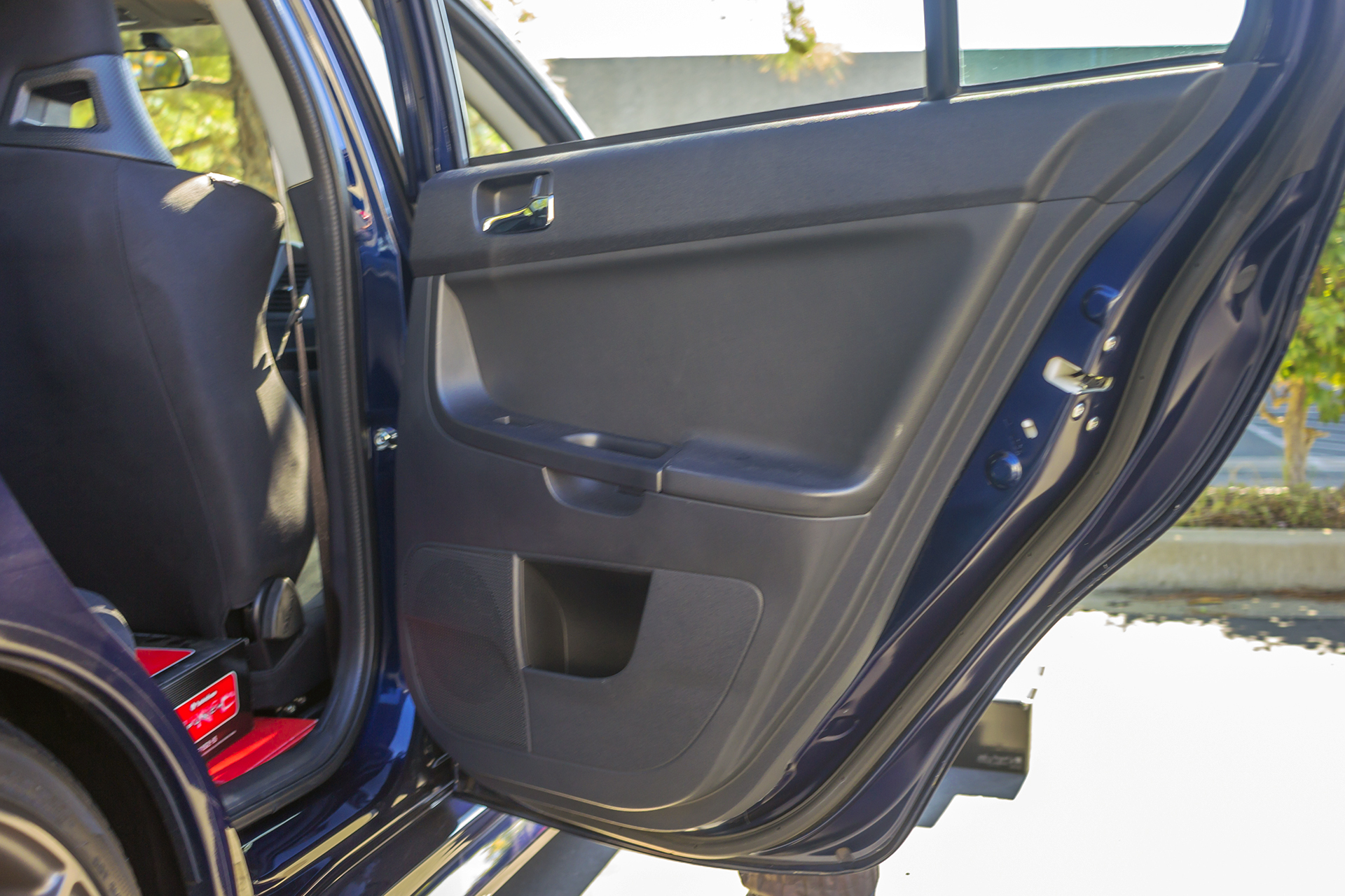 2013 Mitsubishi Lancer Evolution Rear Door Speaker 1.jpg