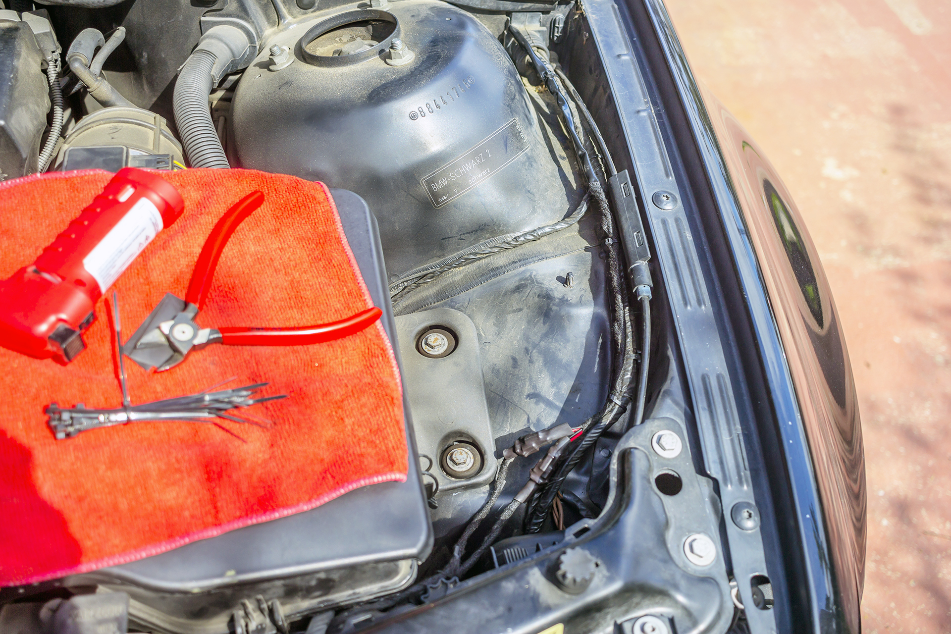 2001 BMW 330i Angel Eye Wiring.jpg