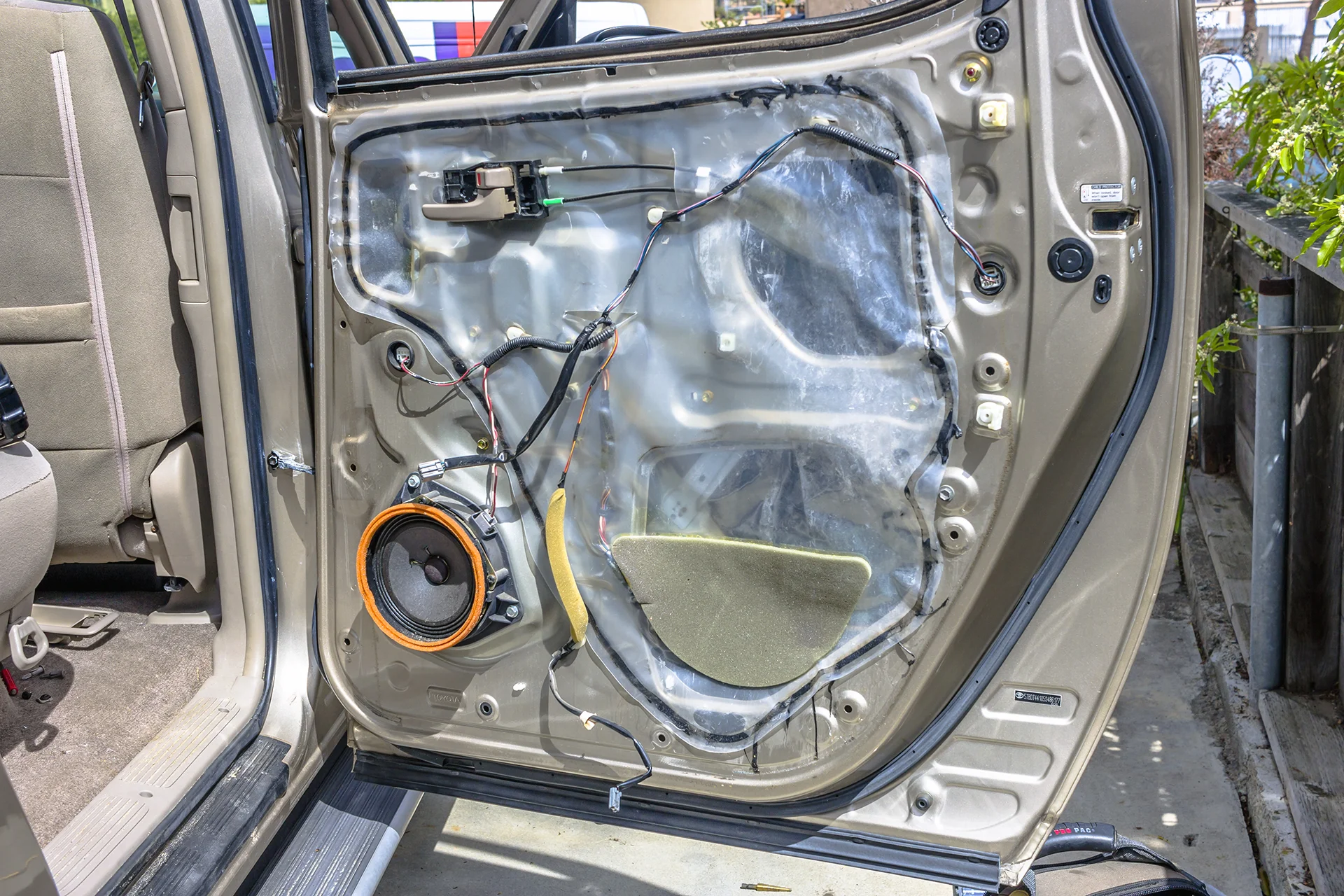 2005 Toyota Tundra Rear Door Factory Speaker.jpg