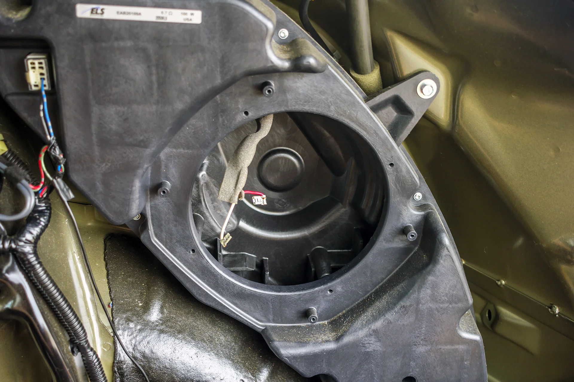 2007 Acura RDX Factory Subwoofer Removal 3.jpg