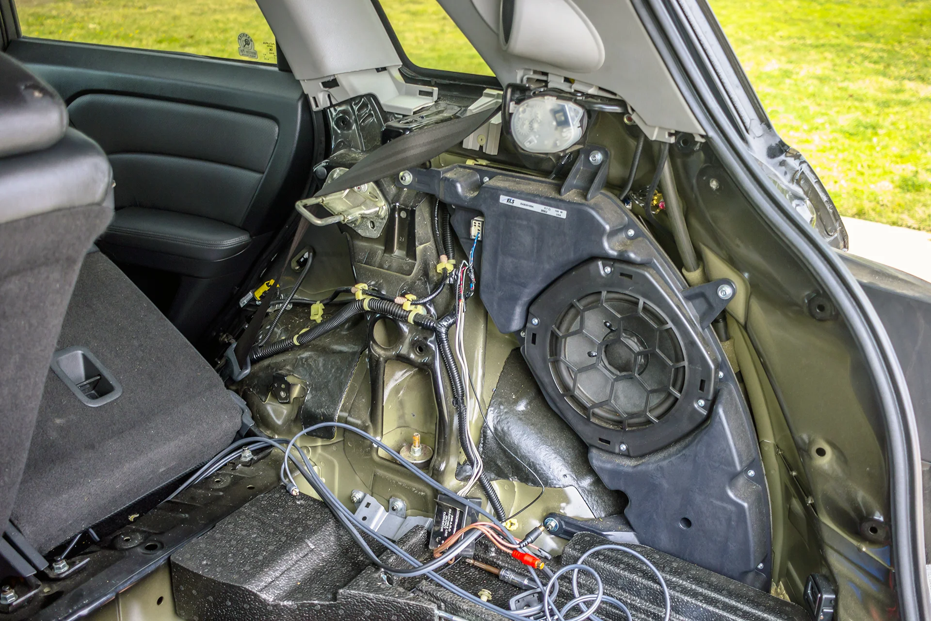 2007 Acura RDX Factory Subwoofer Removal.jpg
