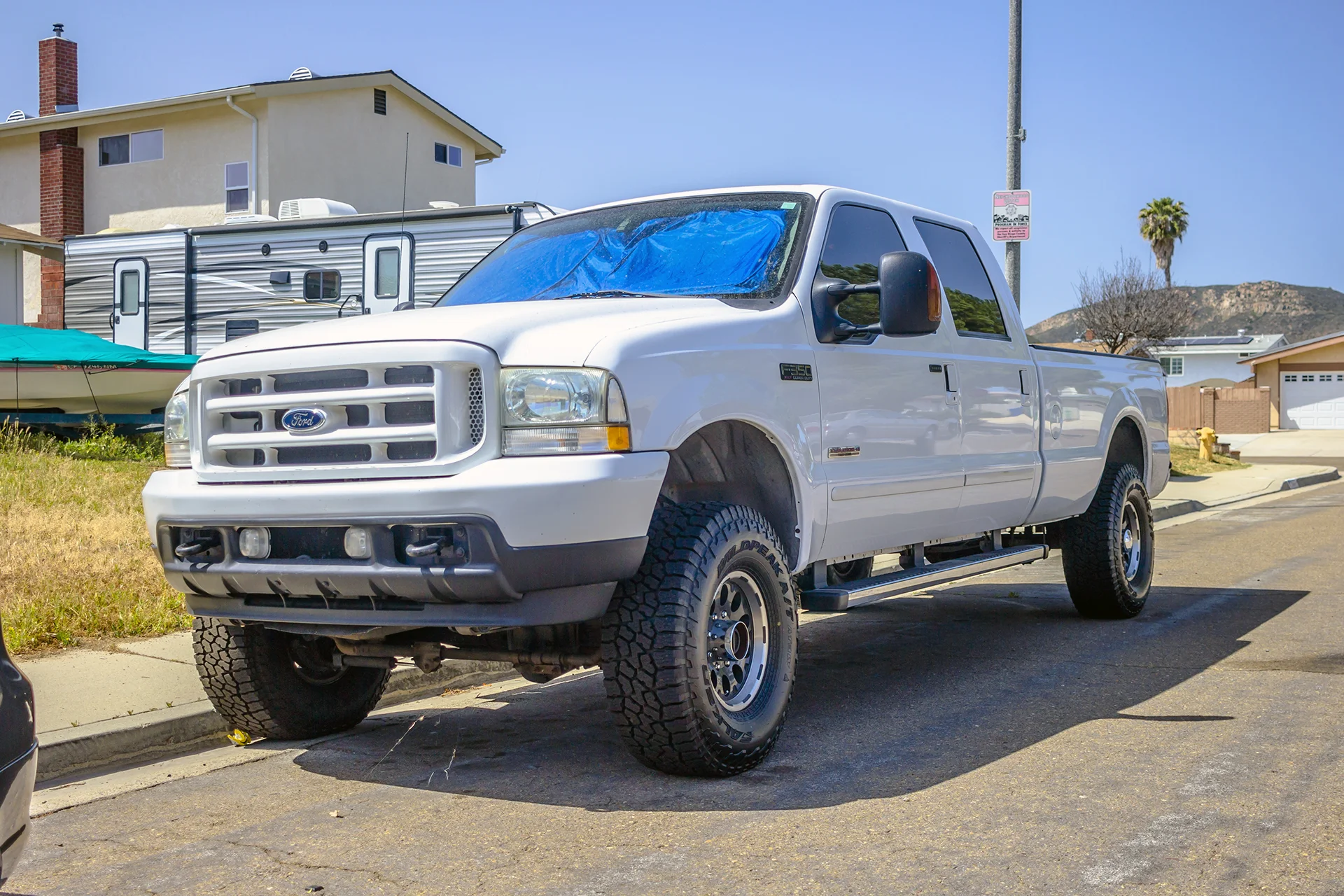 2004 Ford F-350 Overview.jpg