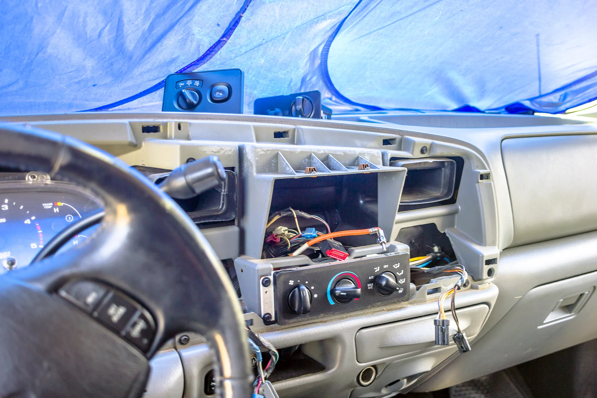 2004 Ford F-350 Factory Radio Removal.jpg