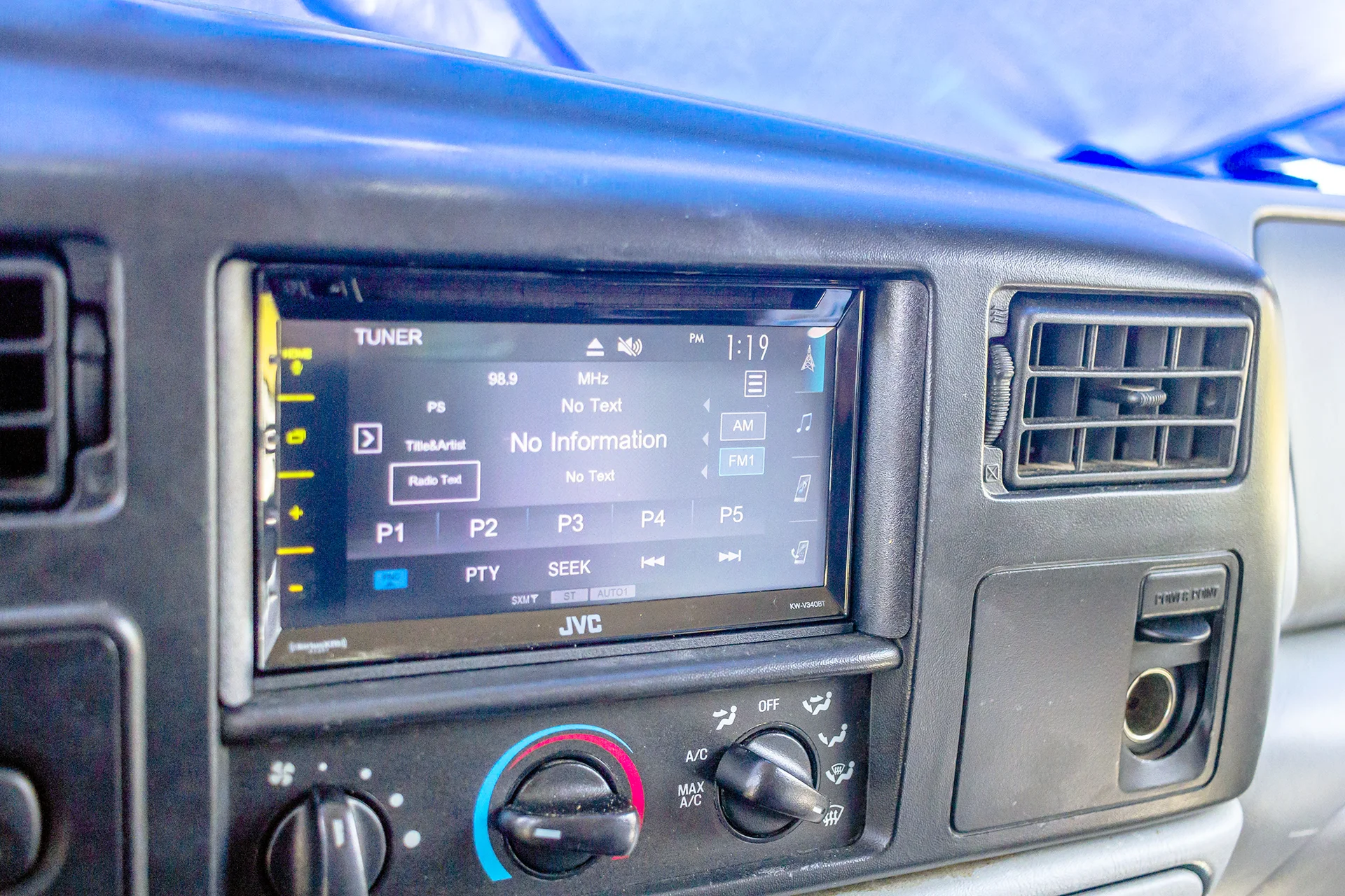 We added a touchscreen to this 2004 F-350!