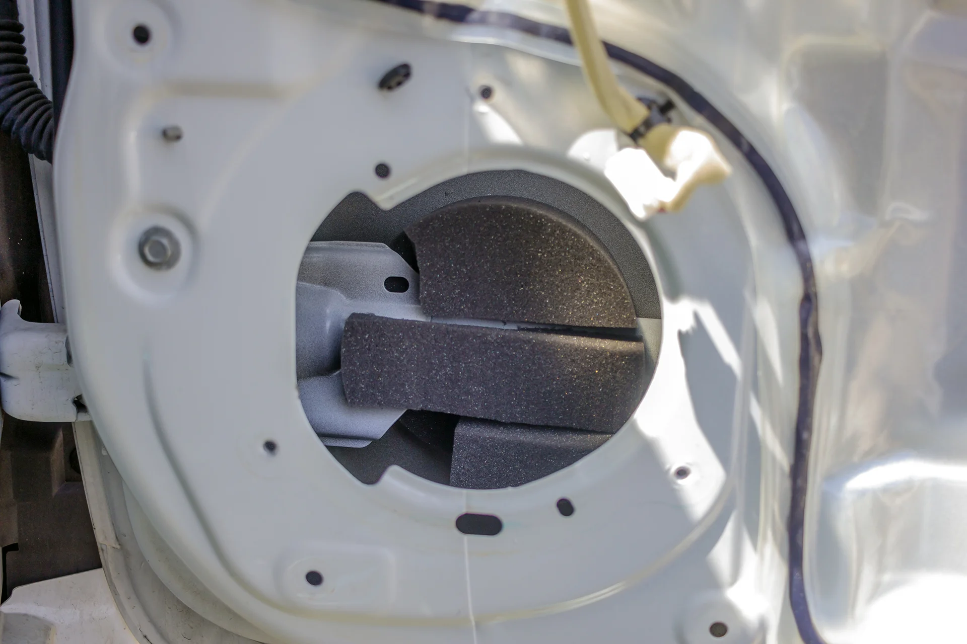 2015 Nissan Altima adds Kenwood Excelon speakers! — Twelve Volt