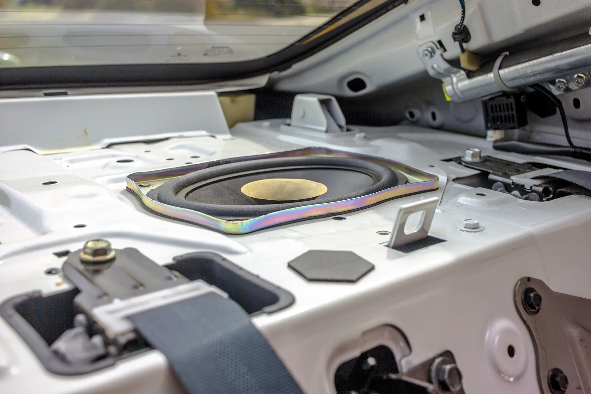2015 nissan altima rear door speakers