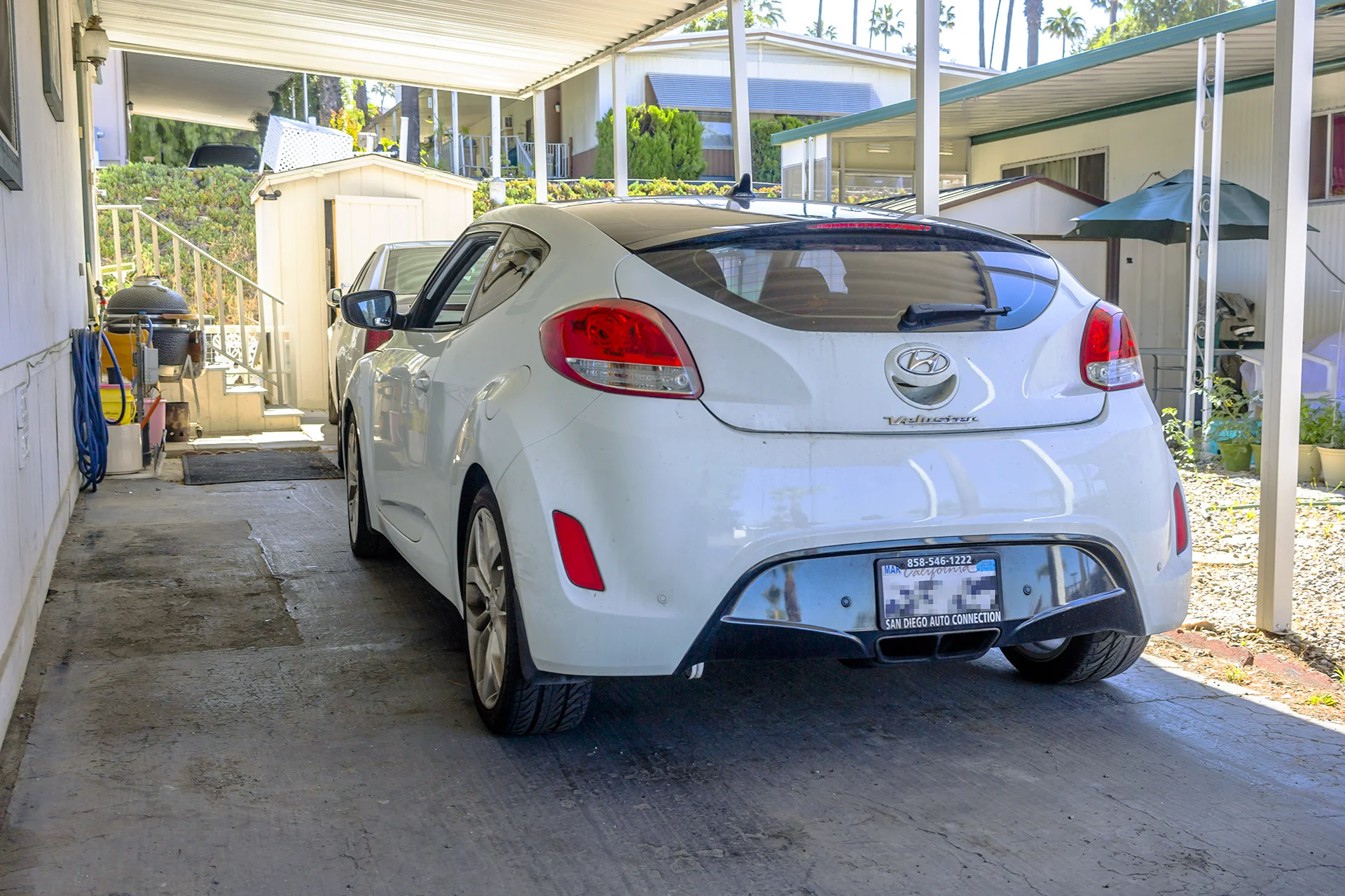 2012 Hyundai Veloster Overview.jpg