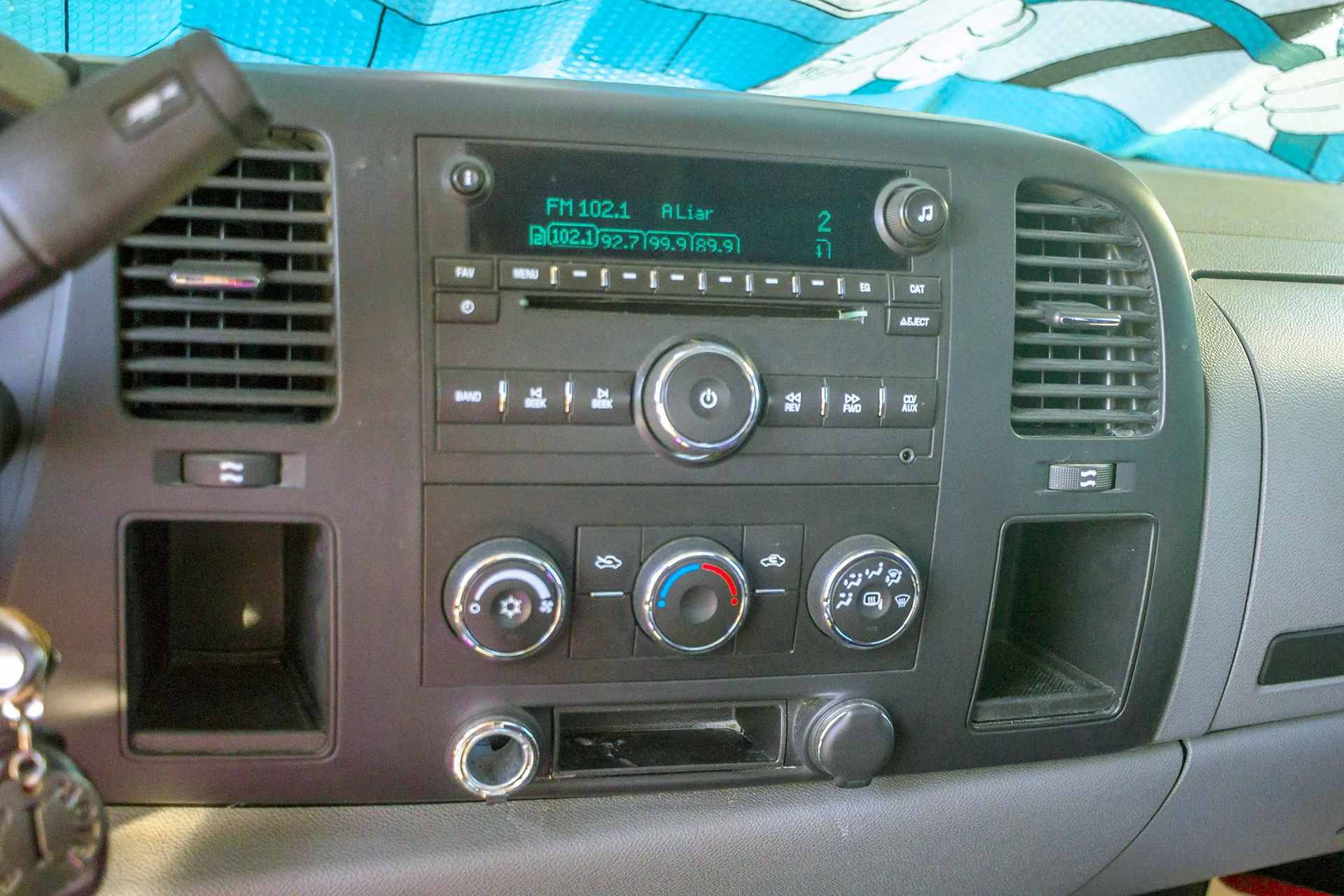 2008 Chevy Silverado Factory Radio.jpg