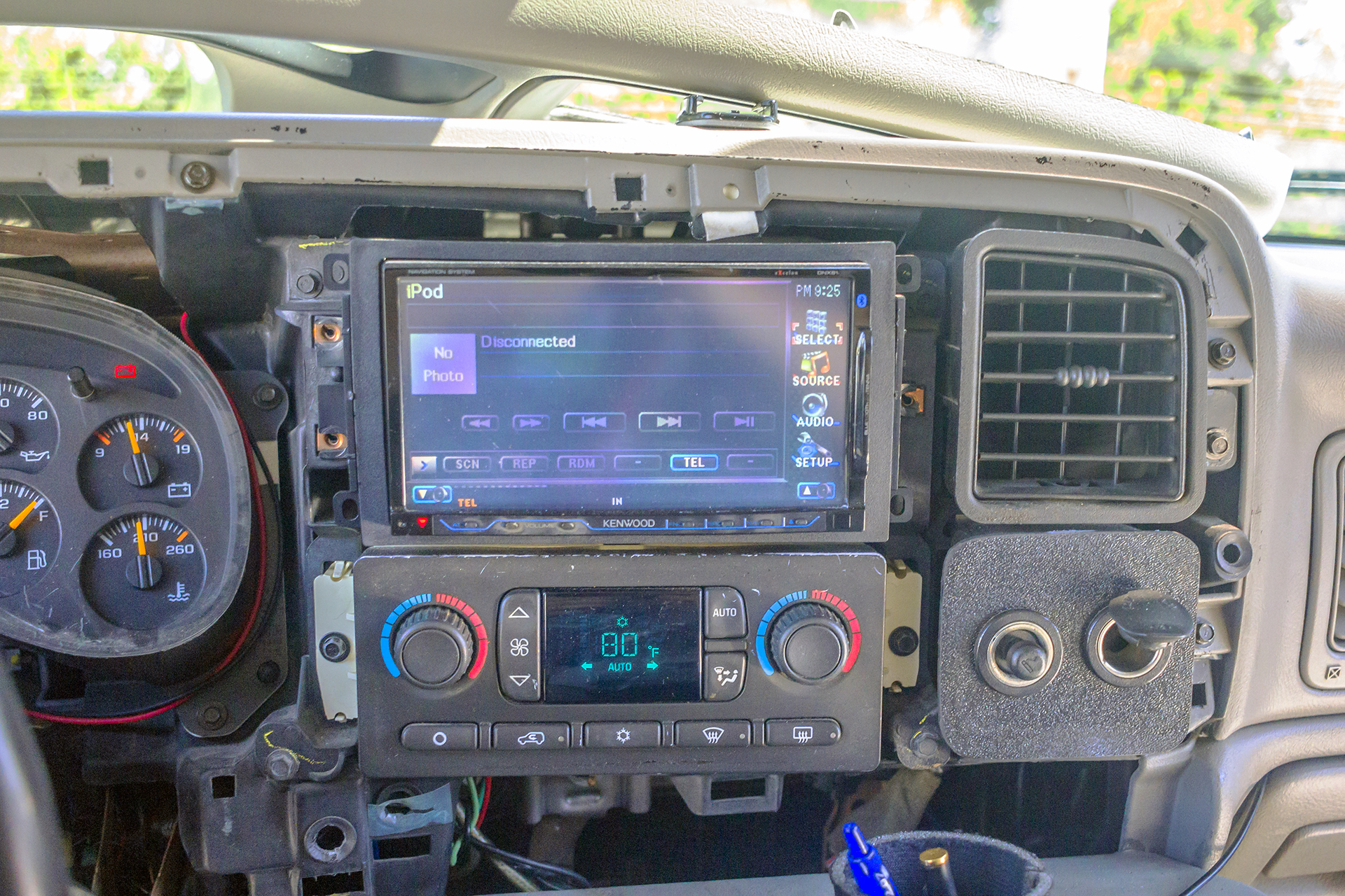 This 2004 Chevy Silverado gets an updated radio with Apple Carplay and