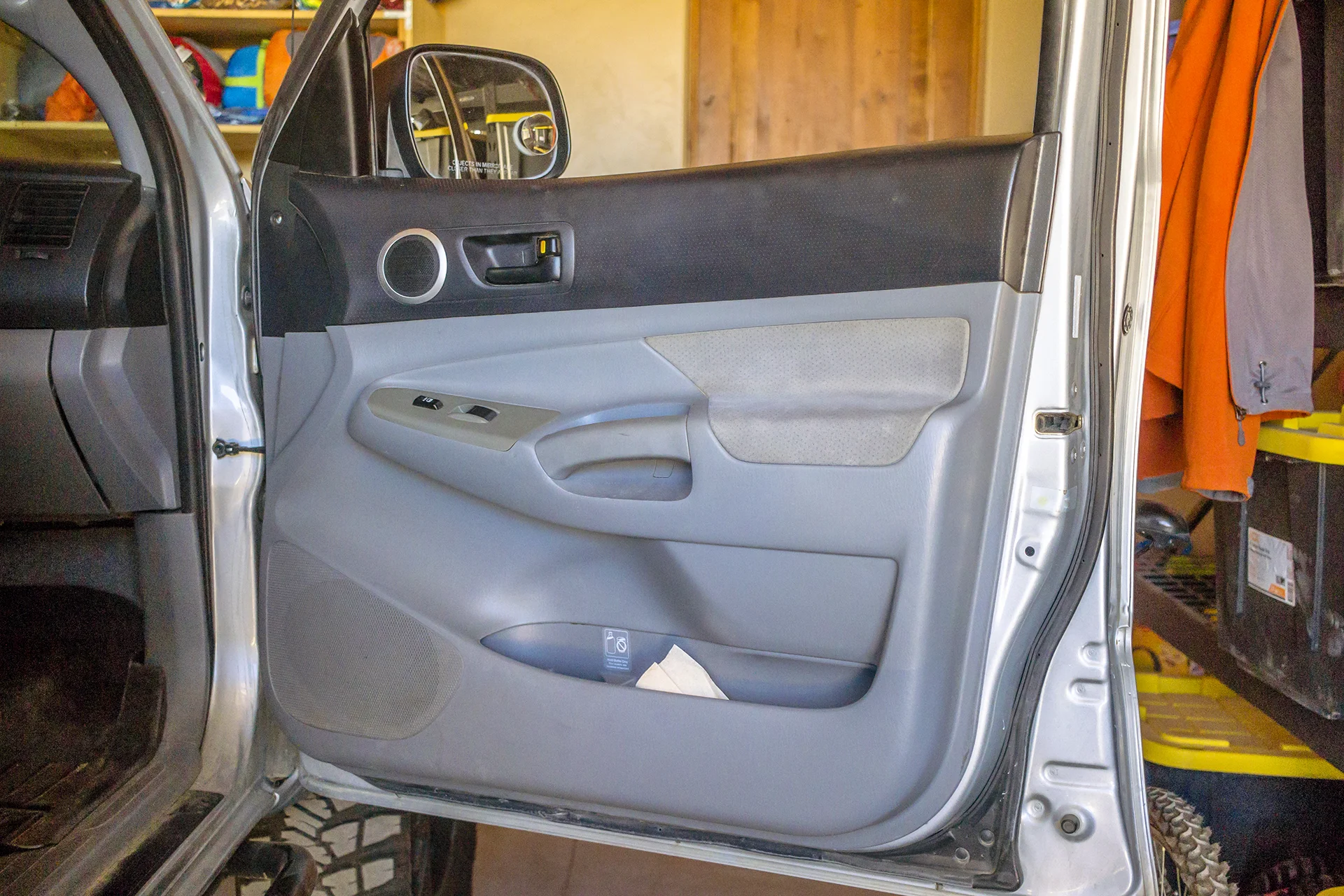 2007 Toyota Tacoma Pass Door.jpg