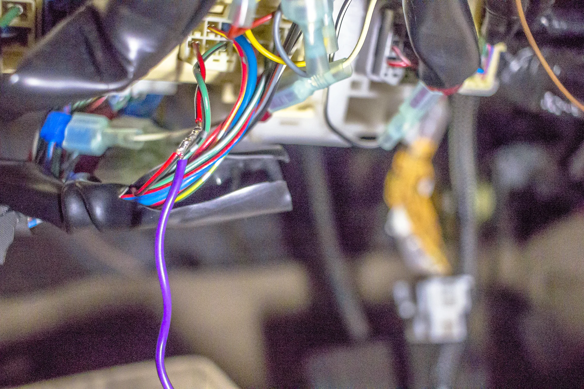 2004 Toyota Solara Reverse Wire.jpg