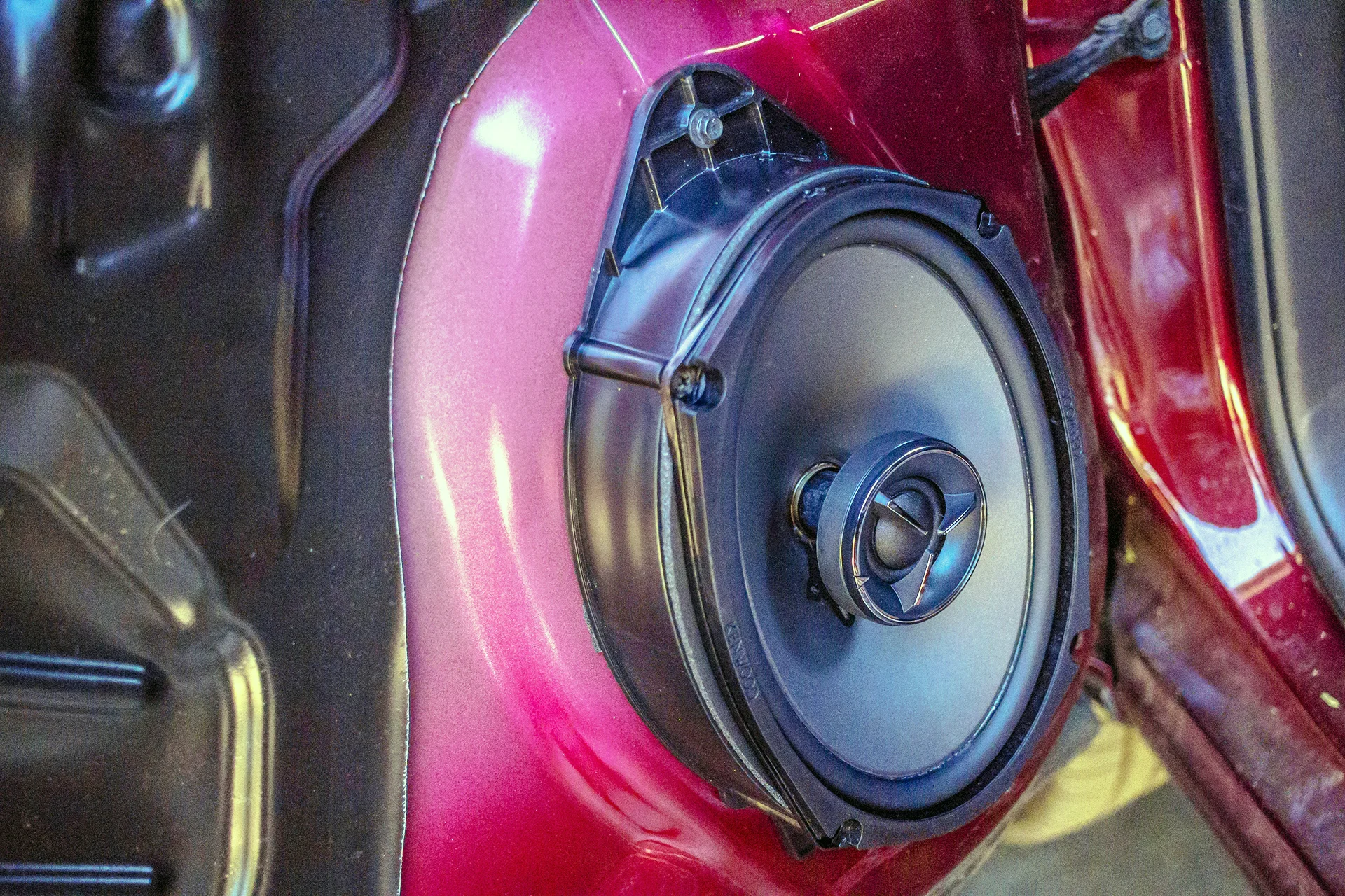 2018 Chevy Silverado upgrades his Bose sound system with Kenwood Excelon!