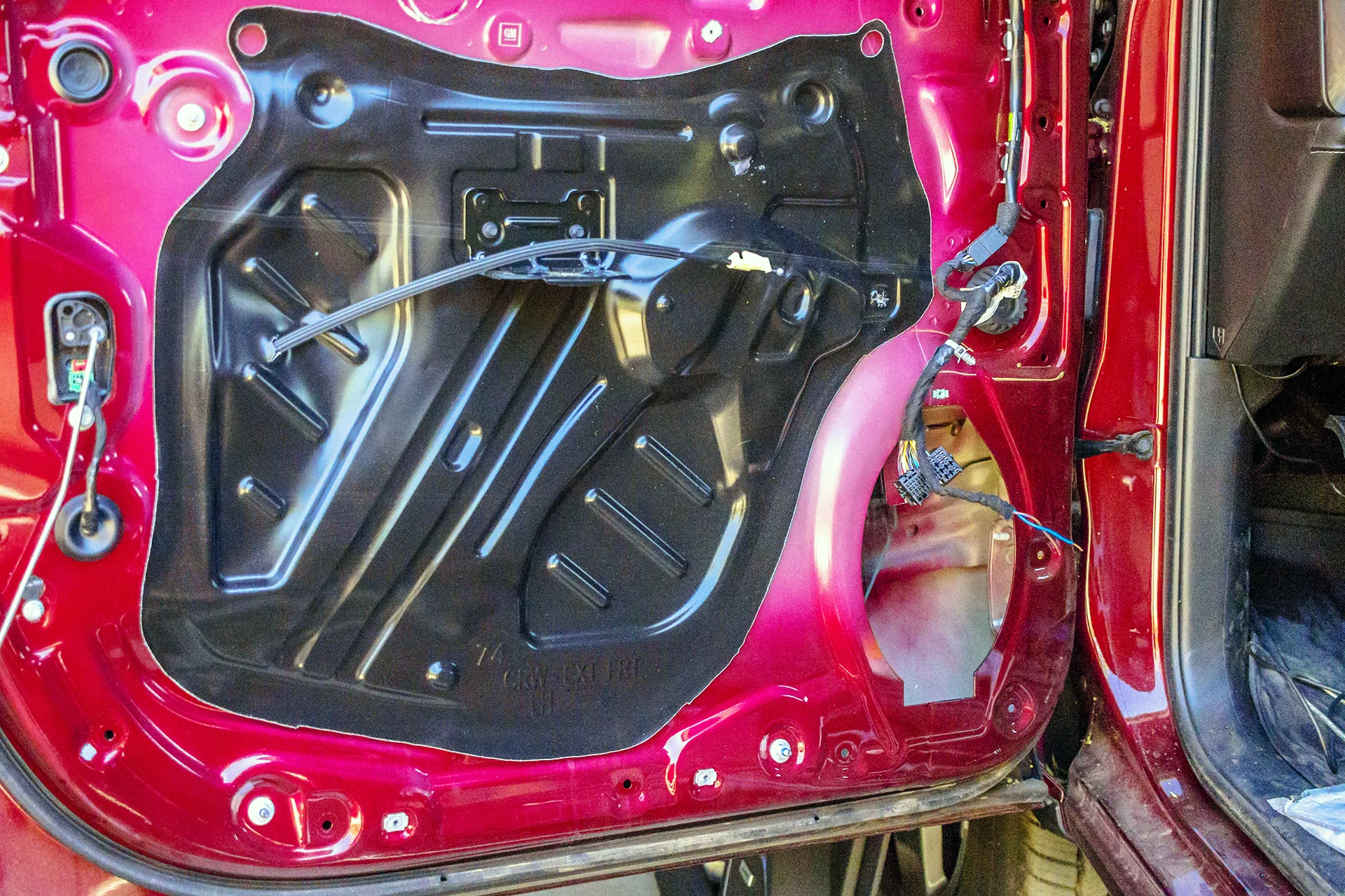 2018 Chevy Silverado Driver Front Door No Speaker.jpg