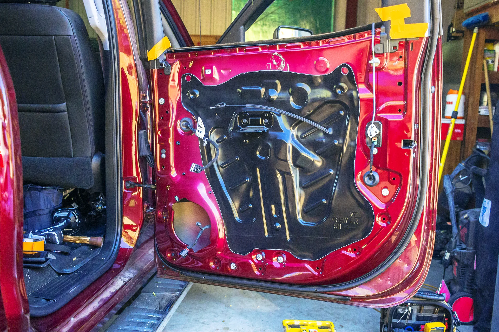2018 Chevy Silverado Pass Rear Door No Speaker.jpg