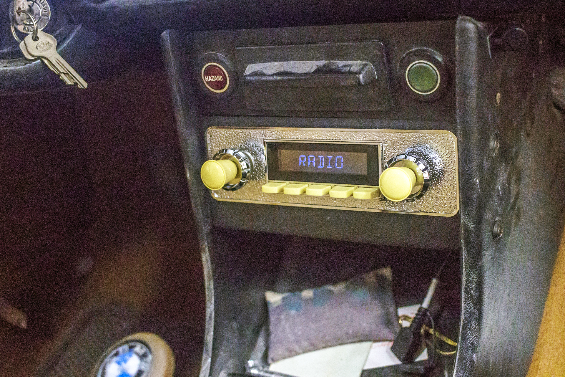 1976 BMW 2002 New Aftermarket Radio.jpg