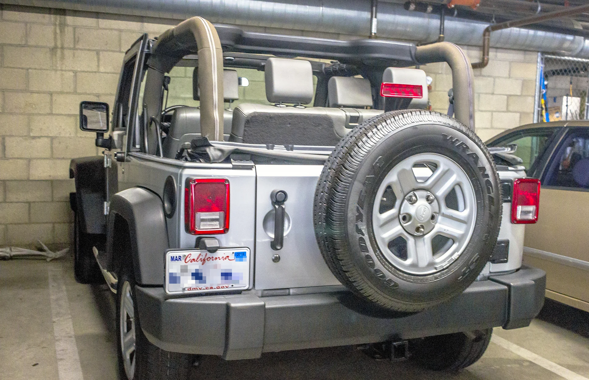 2009 Jeep Wrangler Overview.jpg