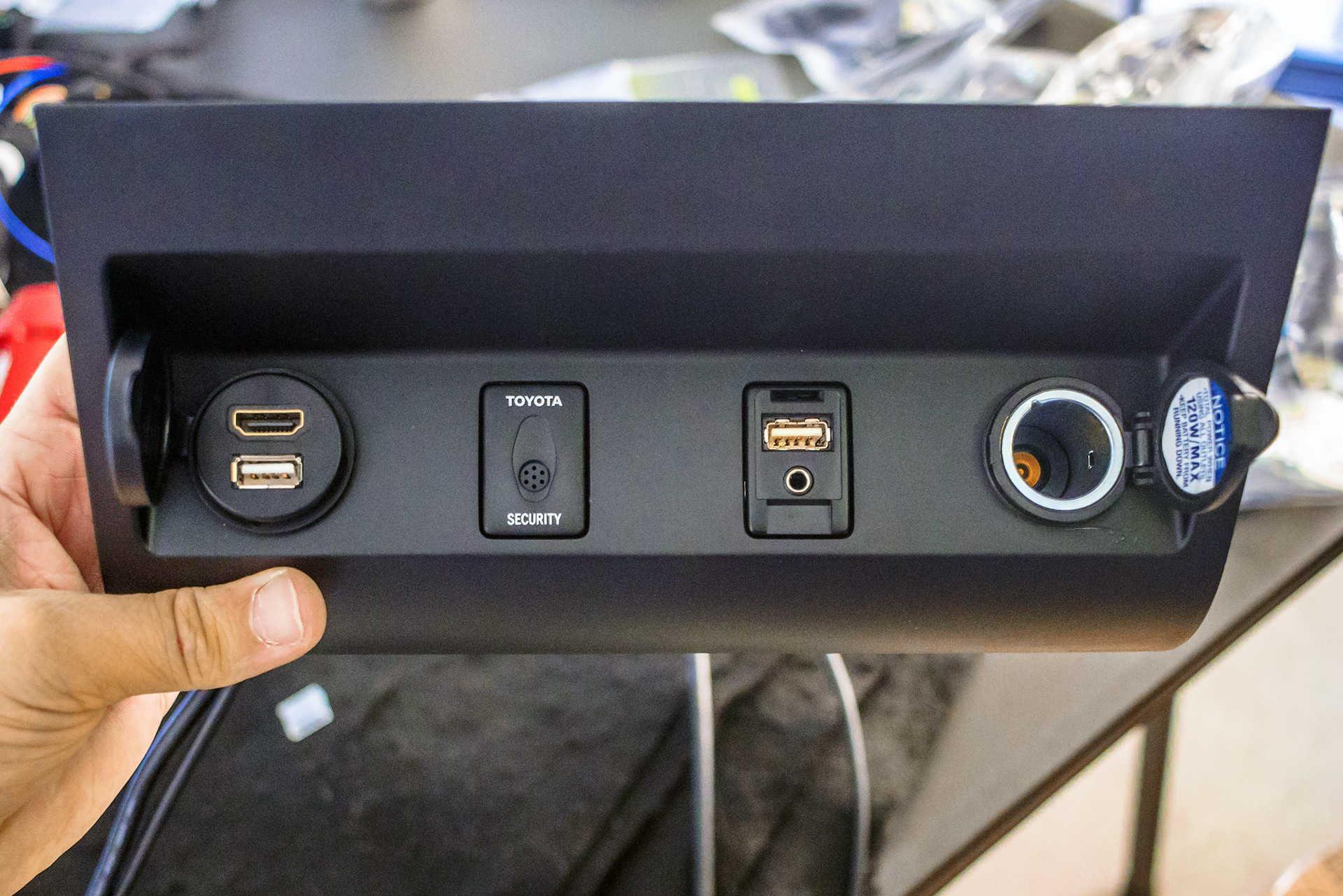 2016 Toyota Tundra USB and HDMI Adapter.jpg