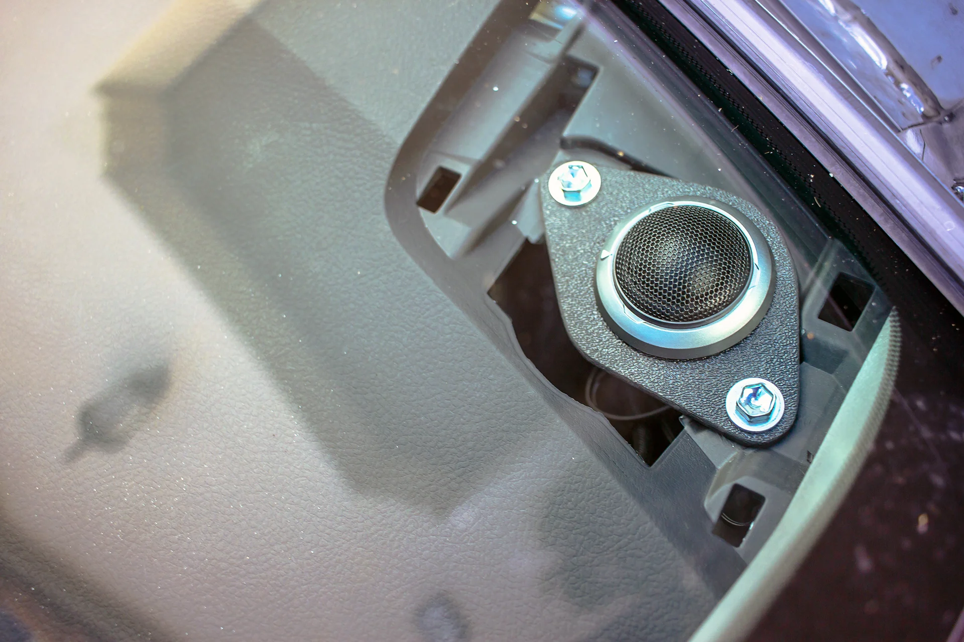 A Sound Revolution and Connectivity Upgrade: 2013 Toyota Highlander Transformation - Carlsbad
