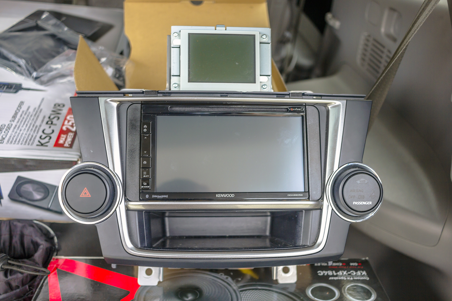 2013 Toyota Highlander Aftermarket Radio Built.jpg