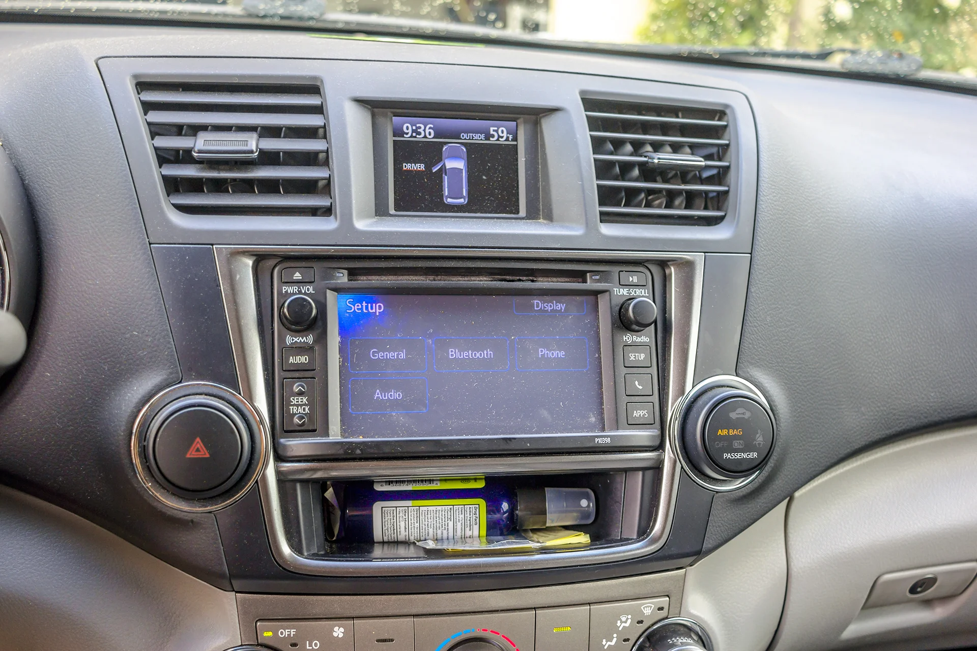 2013 Toyota Highlander Factoy Radio.jpg
