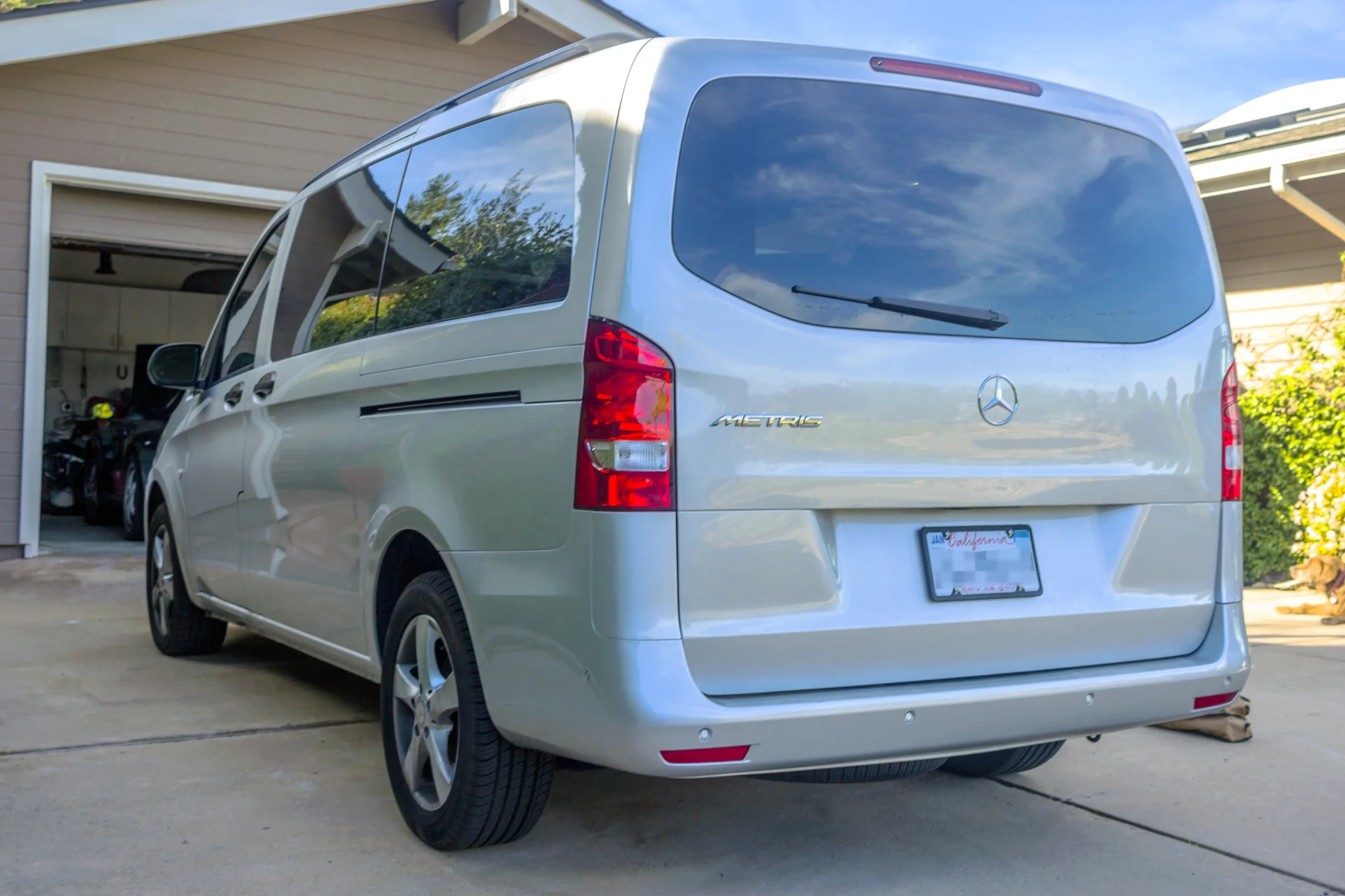2017 Mercedes Benz Metris Overview.jpg