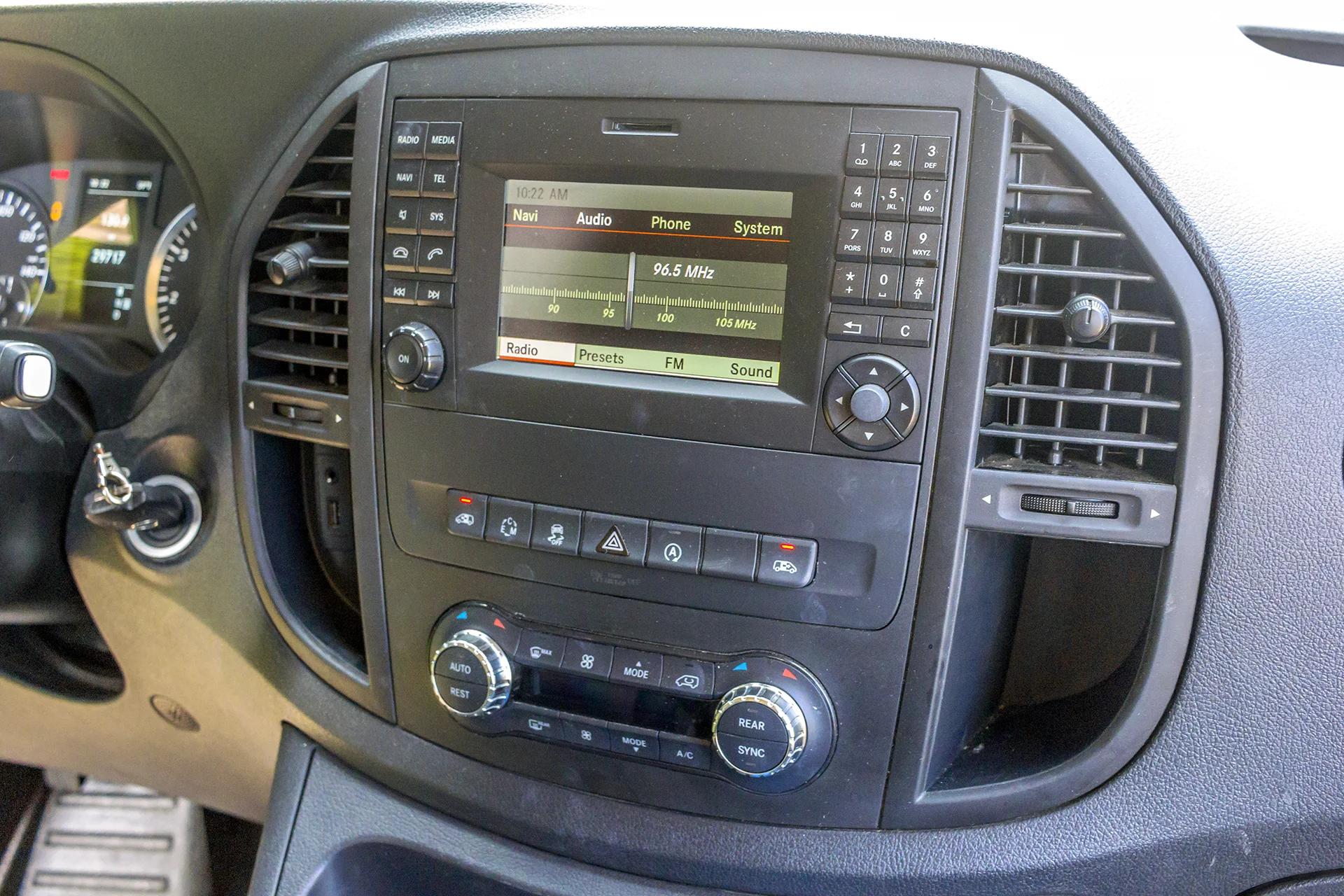 2017 Mercedes Benz Metris Factory Radio.jpg
